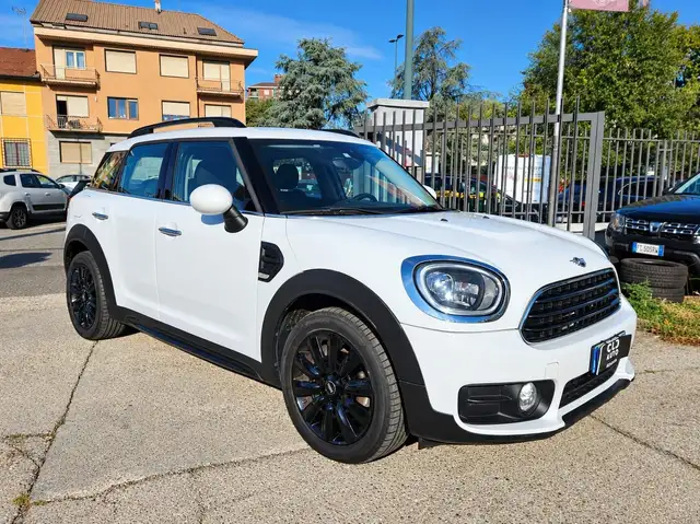 MINI Countryman view 3