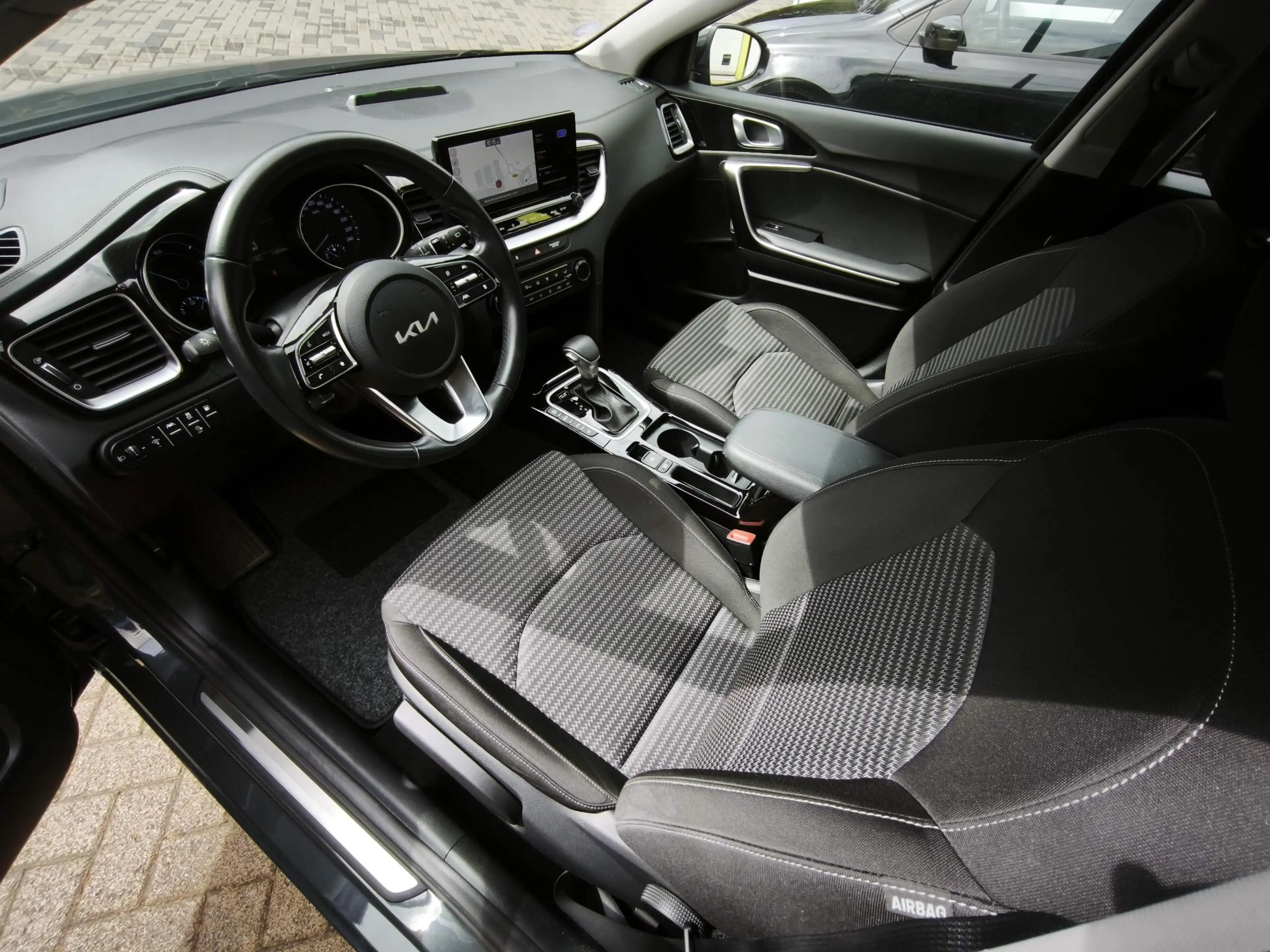 Kia Ceed SW / cee'd SW Sportswagon 1.6 GDI PHEV DynamicPlusLine Camera Ca — photo 13