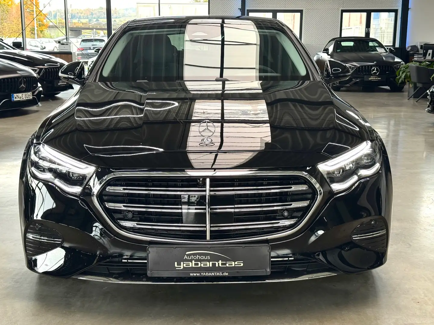 Mercedes-Benz E 220 d Exclusive Premium Panorama Leder 360° DISTRONIC Noir - 2