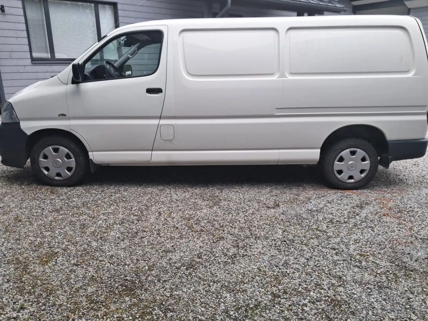 Toyota Hiace D-4D - 1