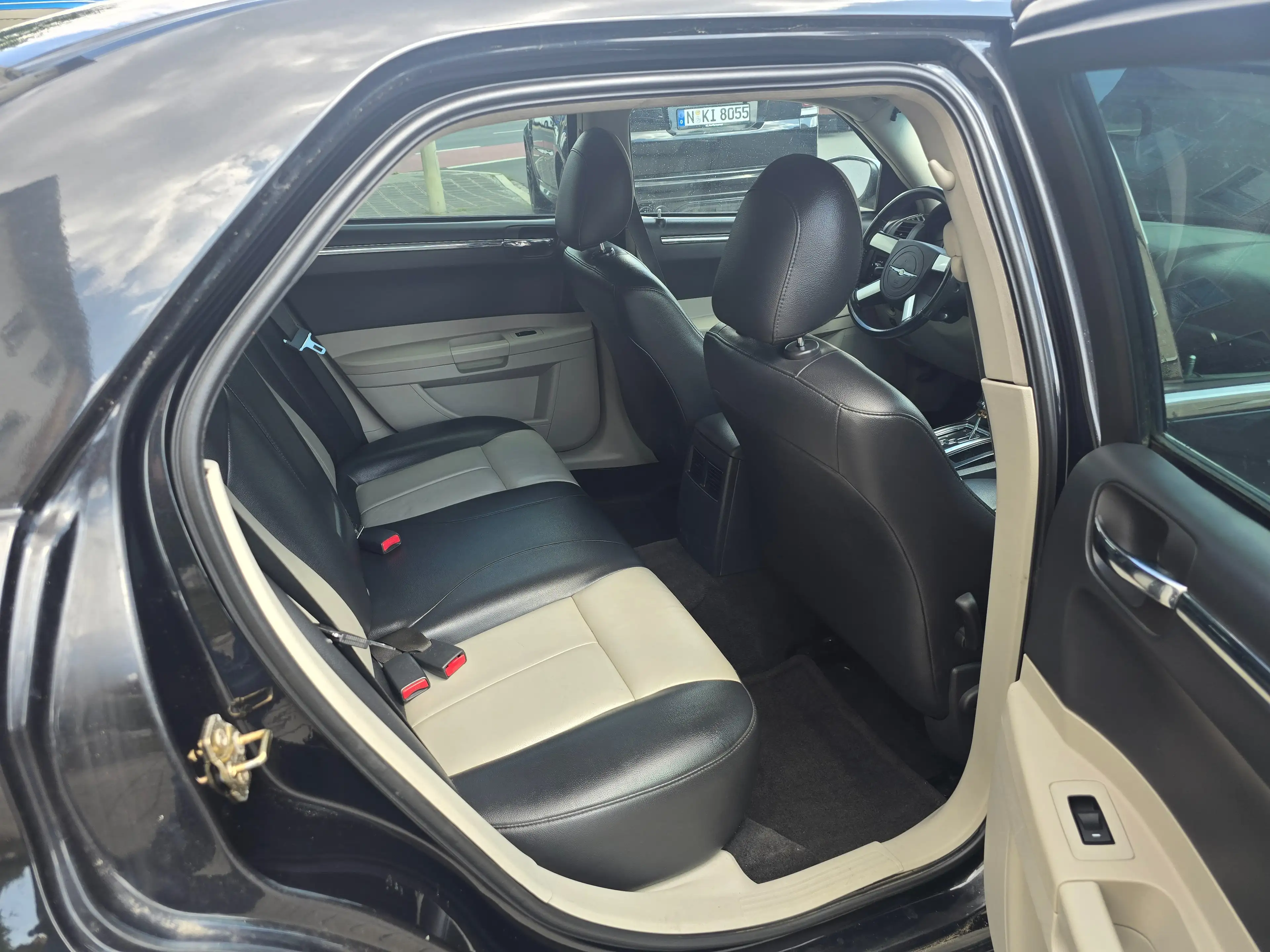 Chrysler 300C Bentley Optik — photo 10
