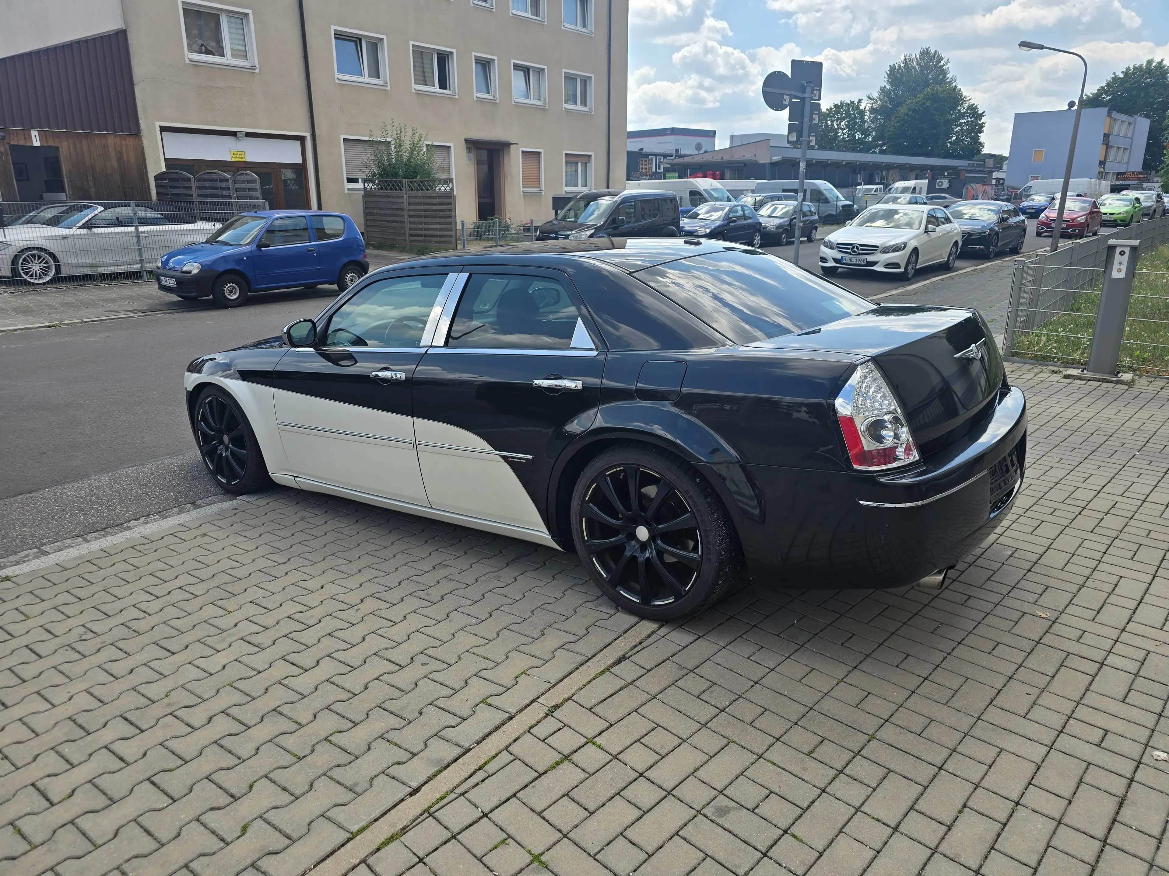 Chrysler 300C Bentley Optik — photo 3