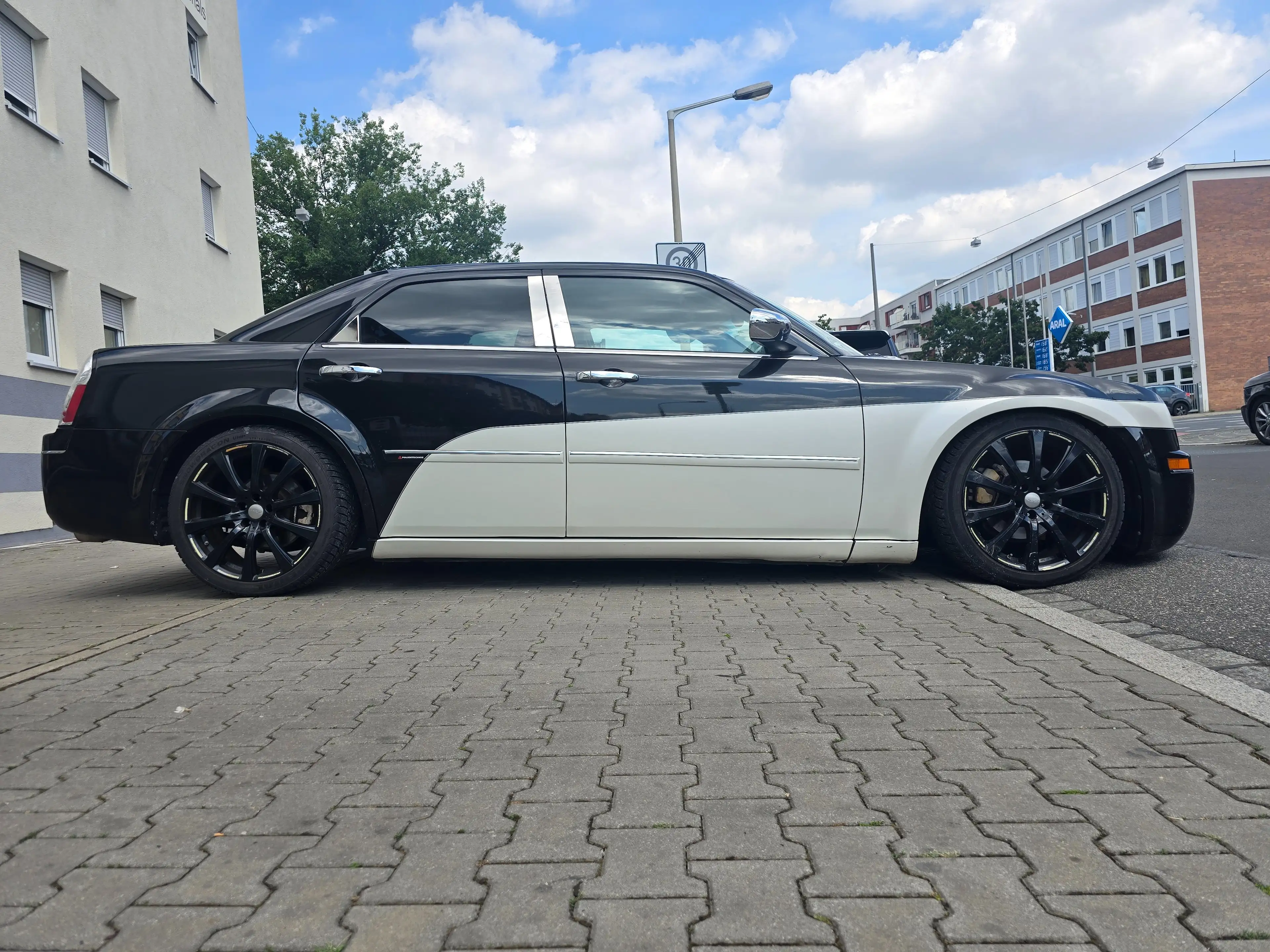 Chrysler 300C Bentley Optik — photo 12