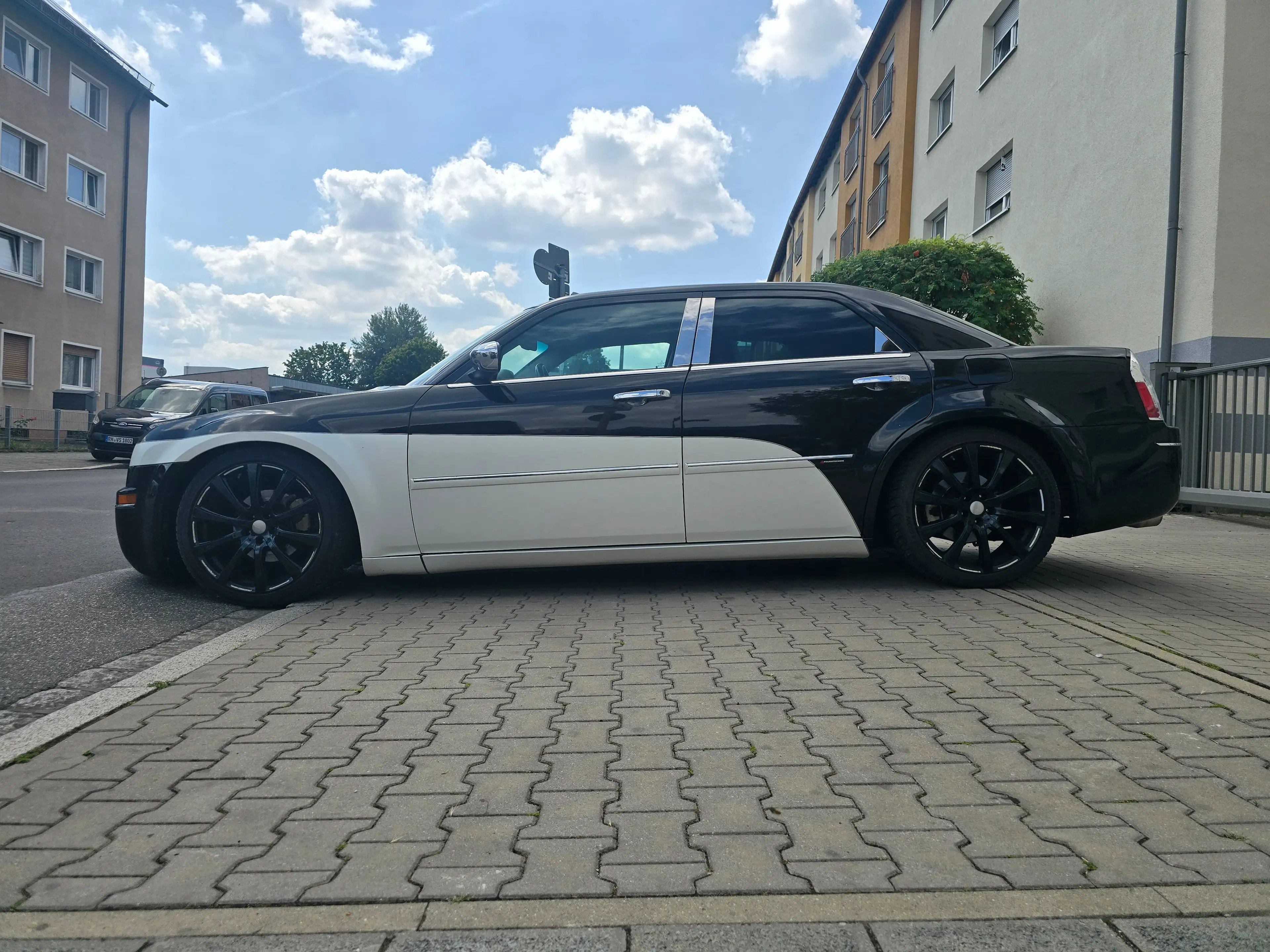 Chrysler 300C Bentley Optik — photo 9