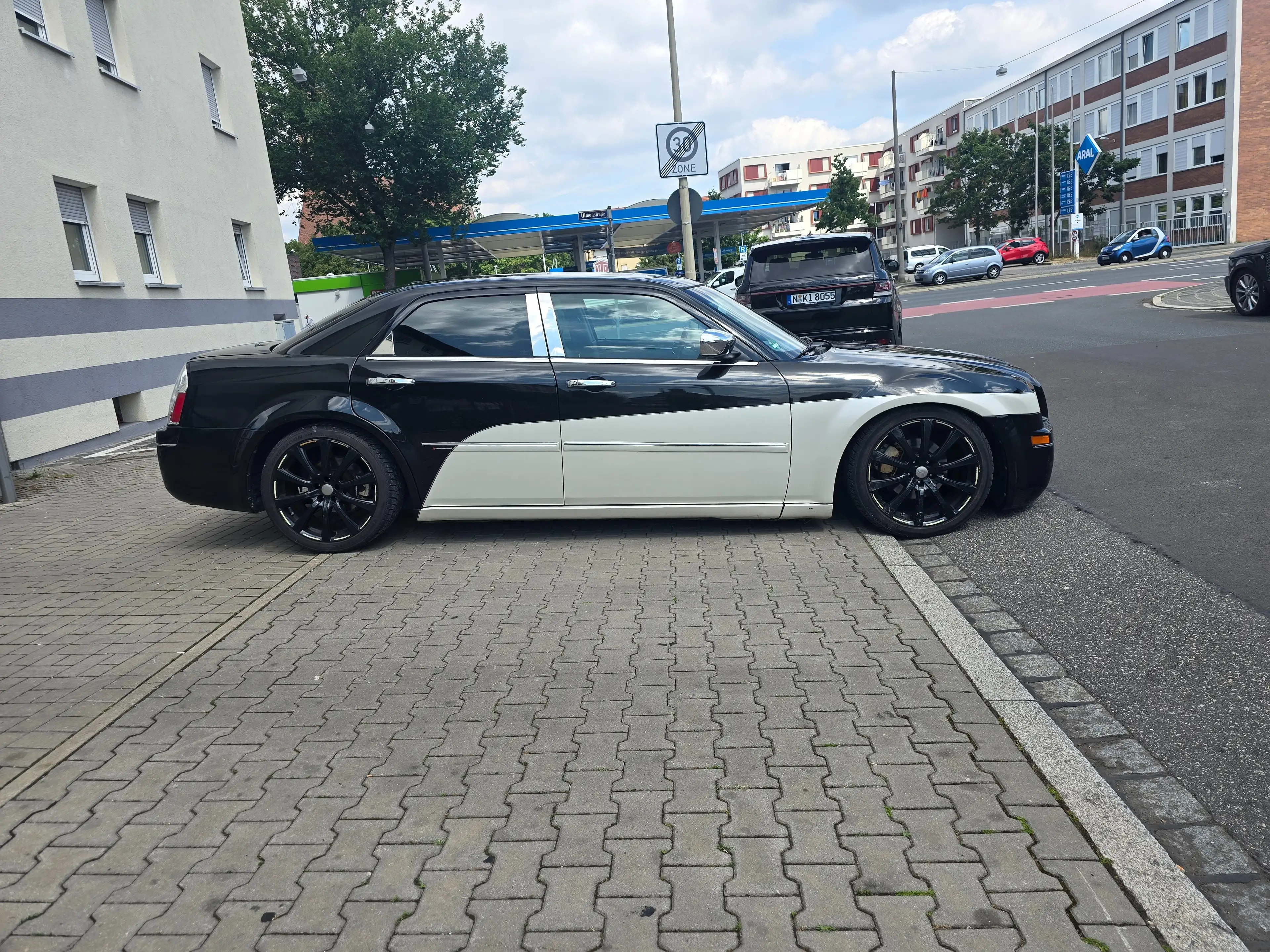 Chrysler 300C Bentley Optik — photo 5
