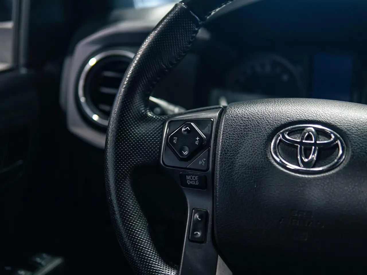 Toyota Tacoma снимка Toyota Tacoma