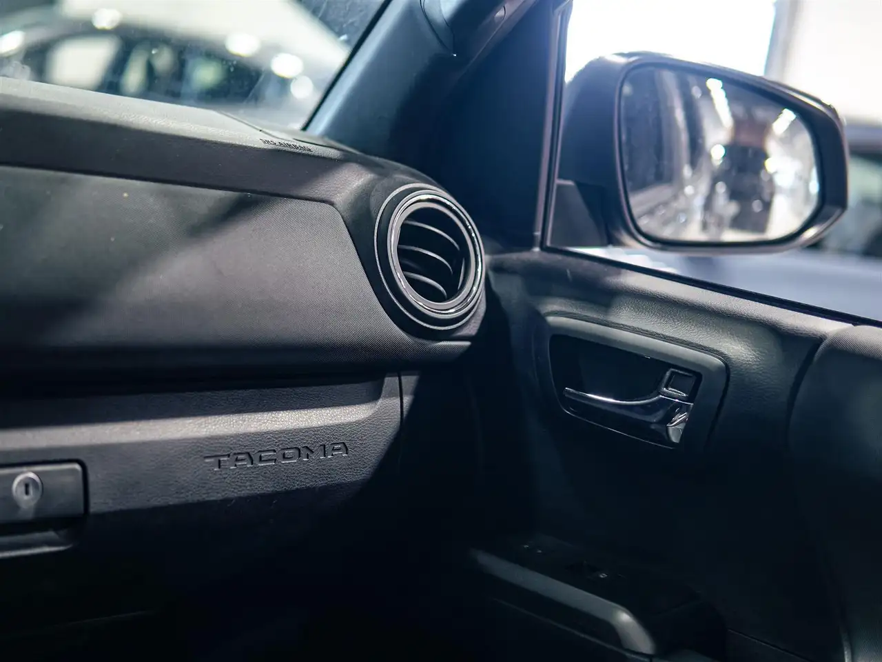 Toyota Tacoma снимка Toyota Tacoma