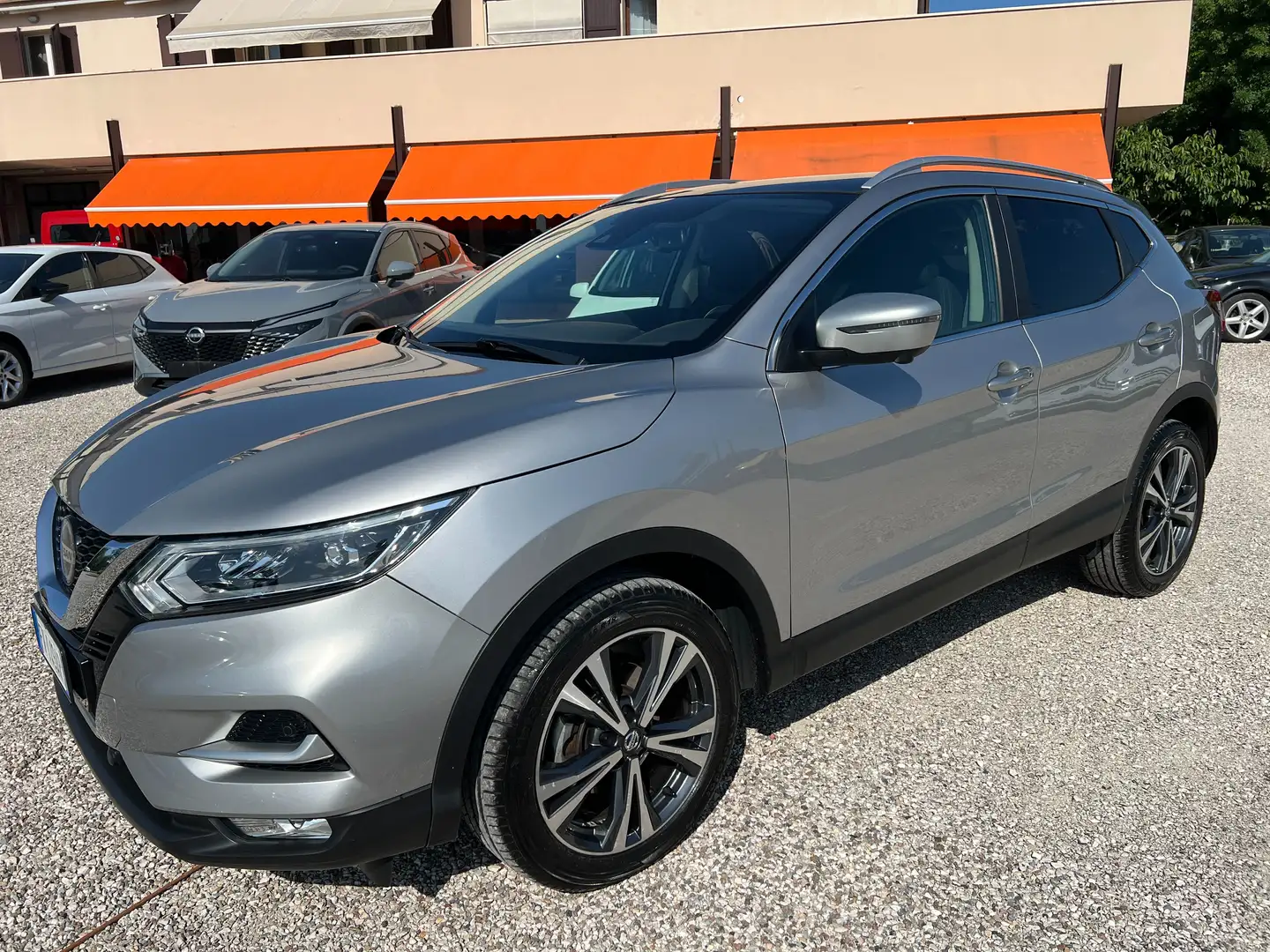 Nissan Qashqai Qashqai 1.5 dci N-Connecta 115cv Argento - 1