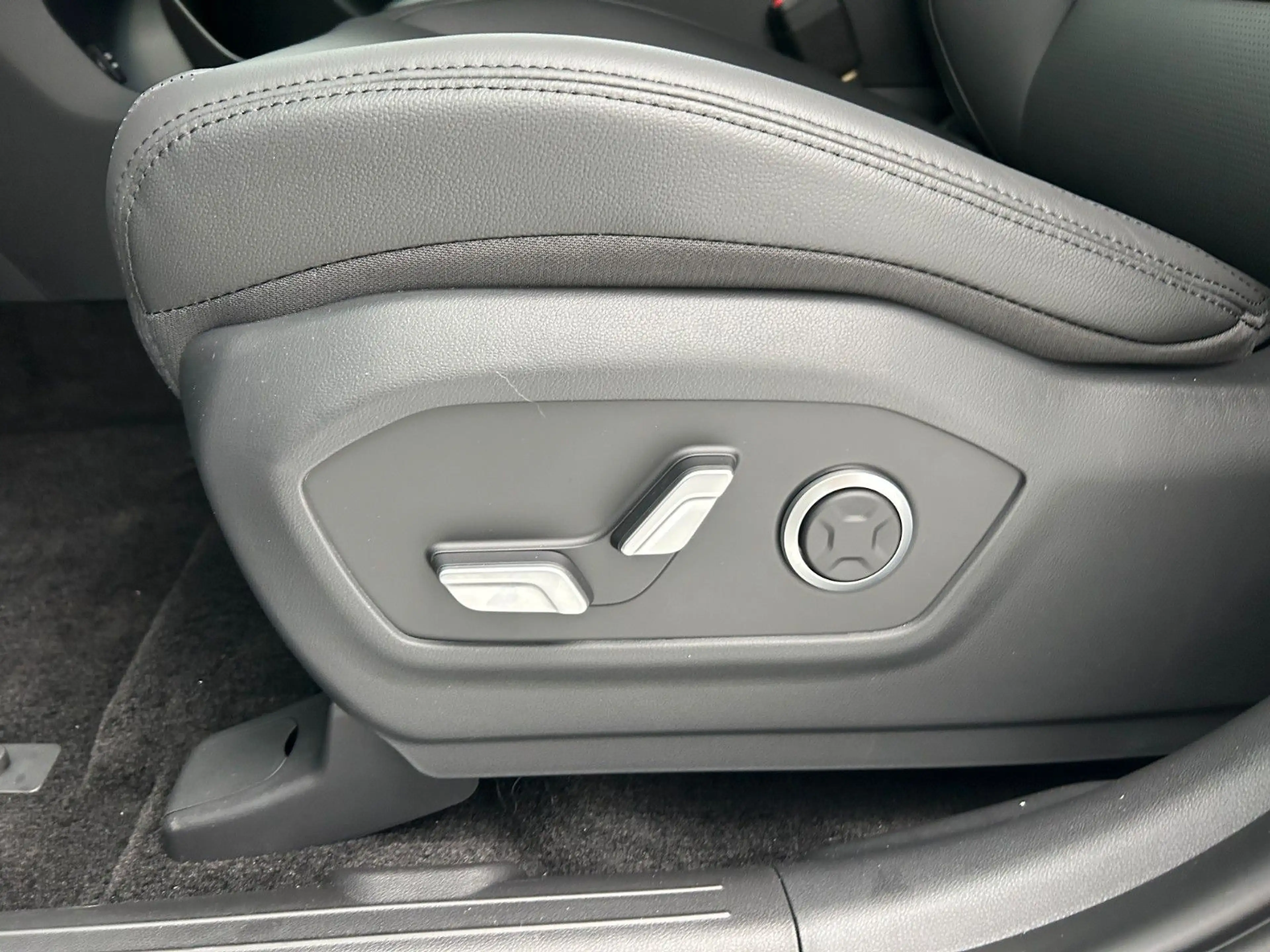 Hyundai SANTA FE 1.6 T-GDI Plug-In-Hyb.Signature 4WD — photo 12