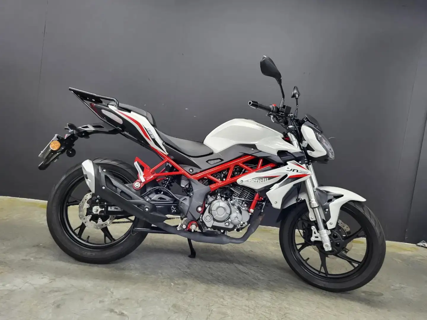 Benelli BN 125 (A1, B-rijbewijs) - 2