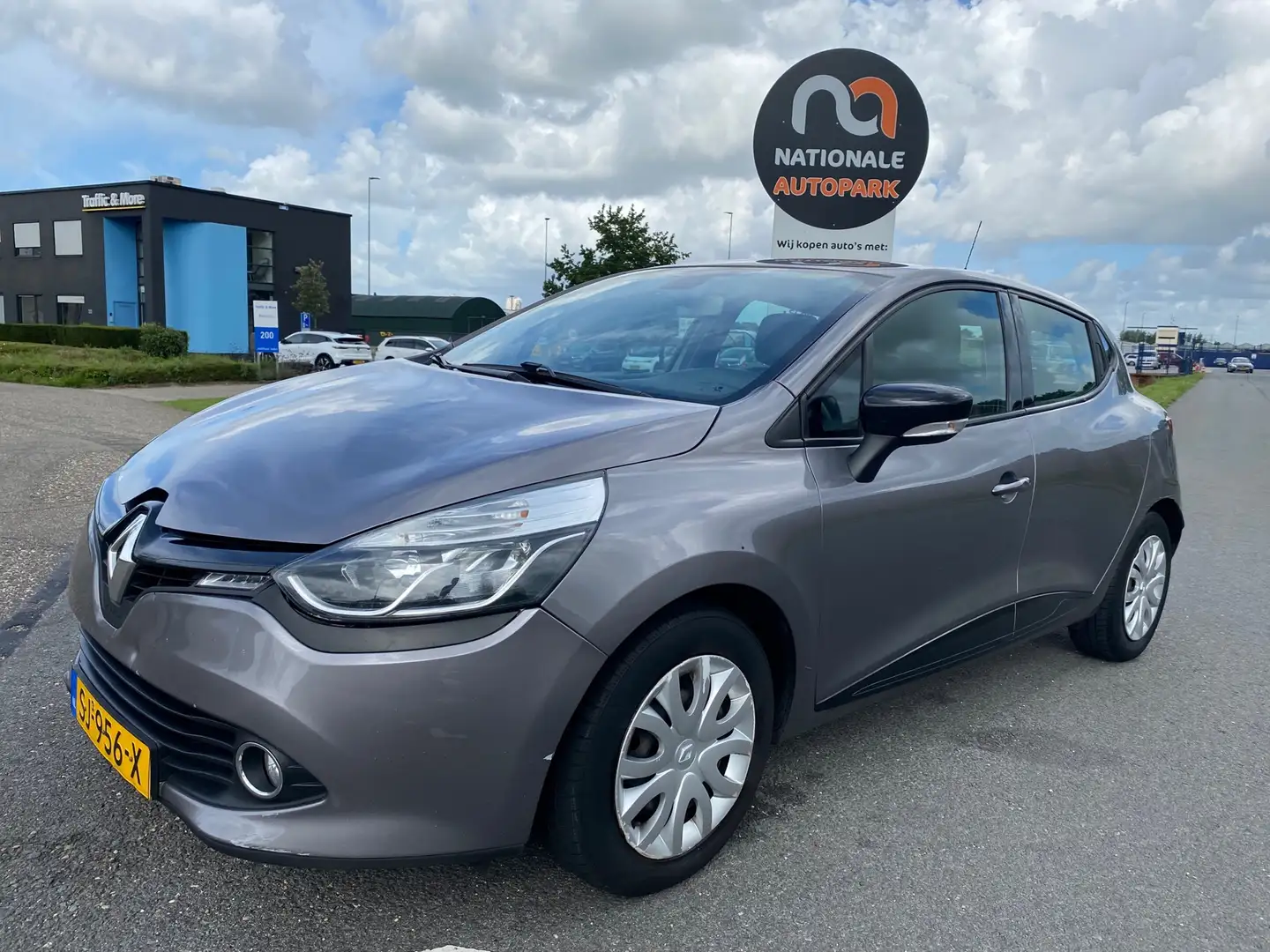 Renault Clio 2015 * 1.5 dCi Dynamique * AUTOMAAT * AIRCO * LED Grijs - 1