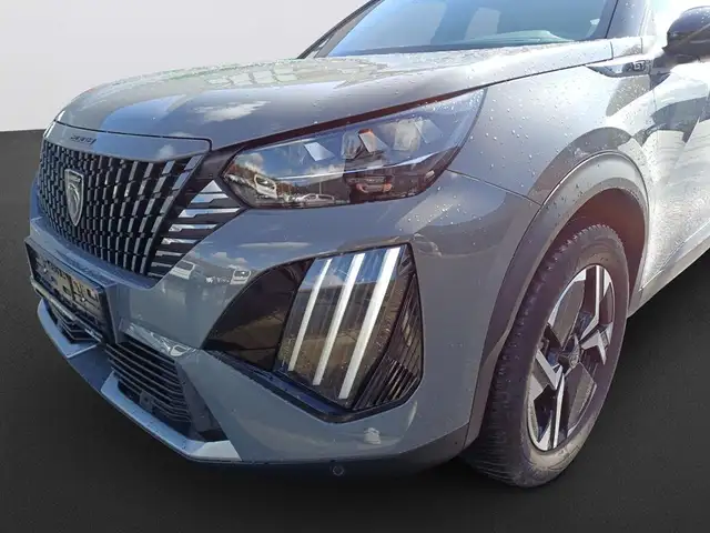 Peugeot 2008 view 9