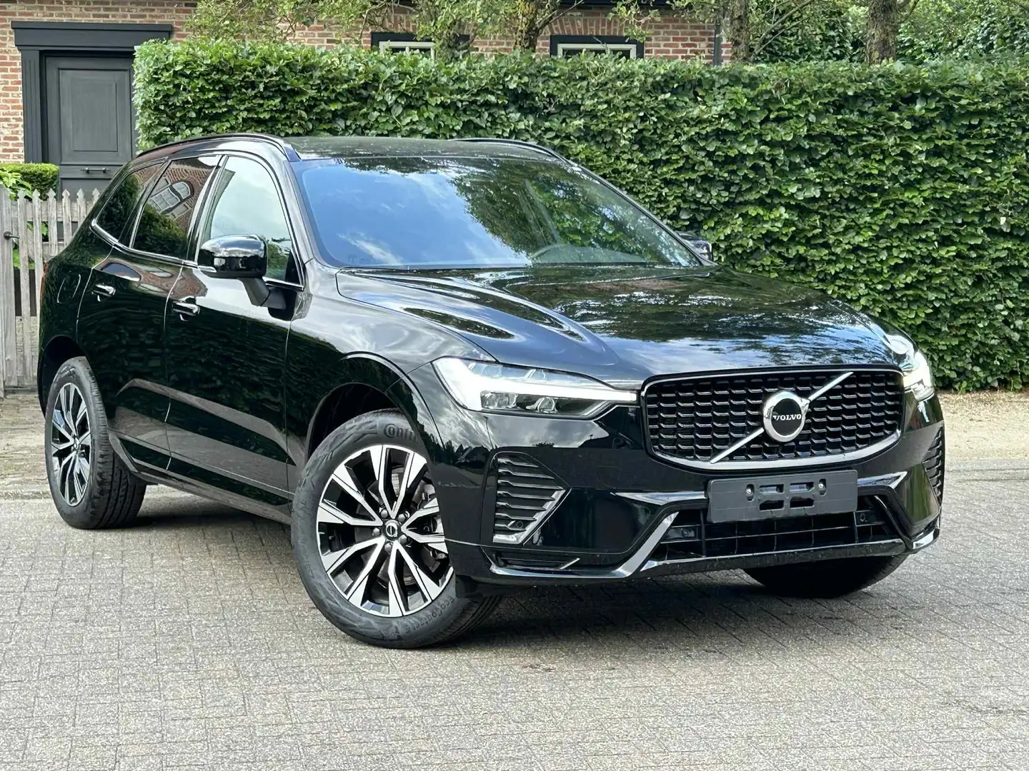Volvo XC60 XC60 B4 B Plus Dark/auto pilot/BLISS/camera/apple Zwart - 1