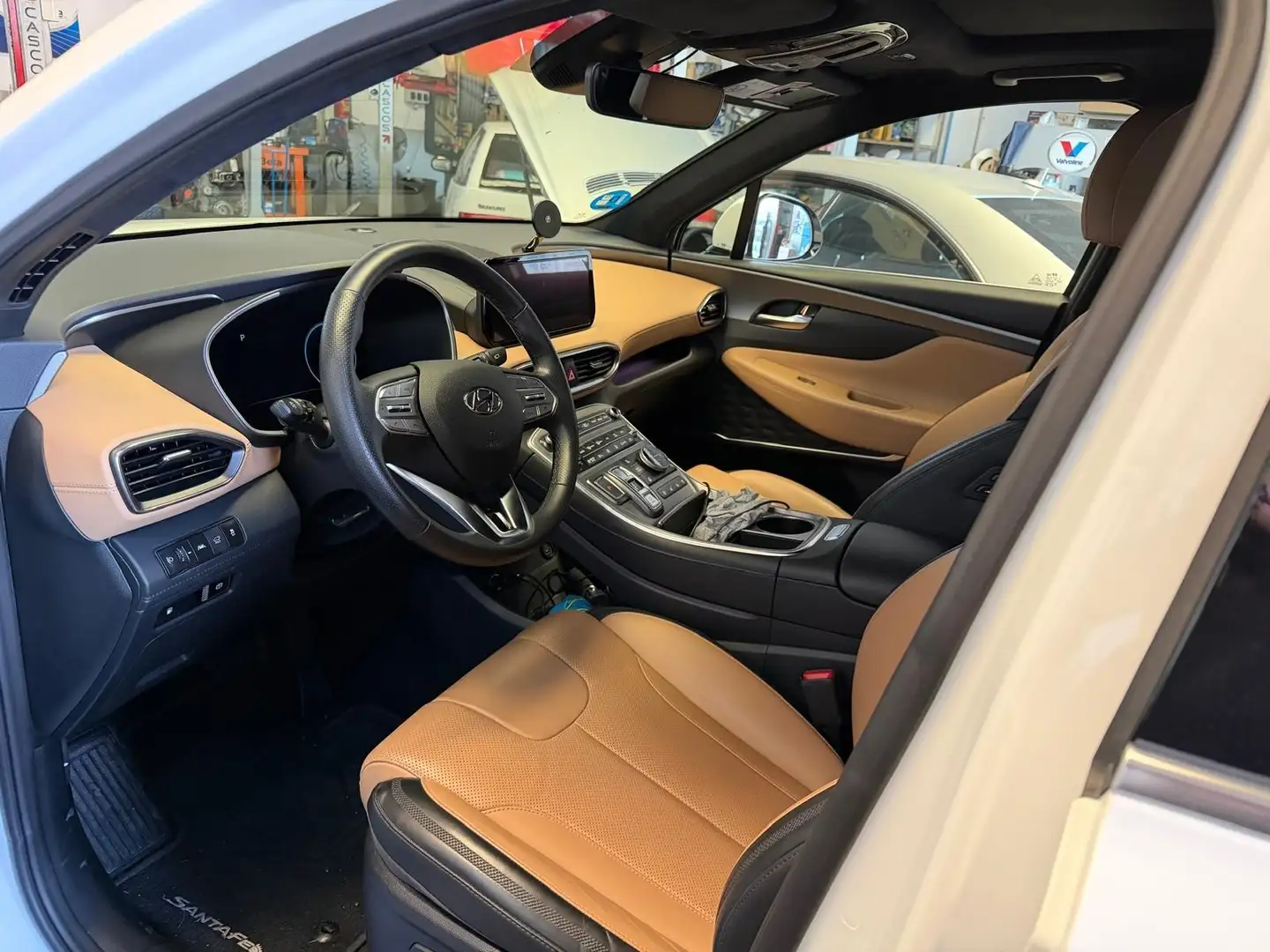 Hyundai SANTA FE PHEV Style AWD 7 plazas, blanco perlado, napa tan Blanco - 1
