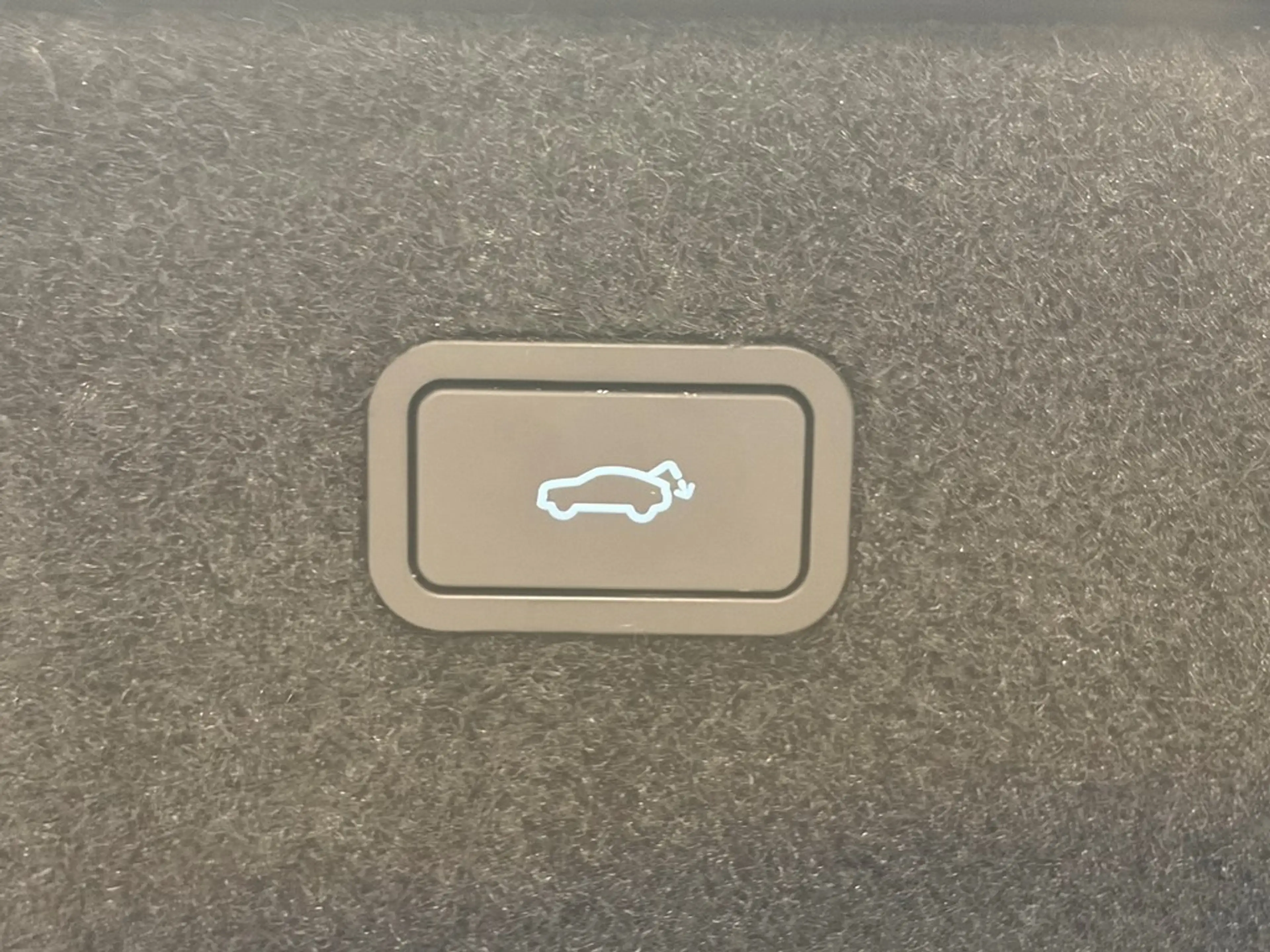 Polestar 4 Long Range PILOT PLUS PACK — photo 10