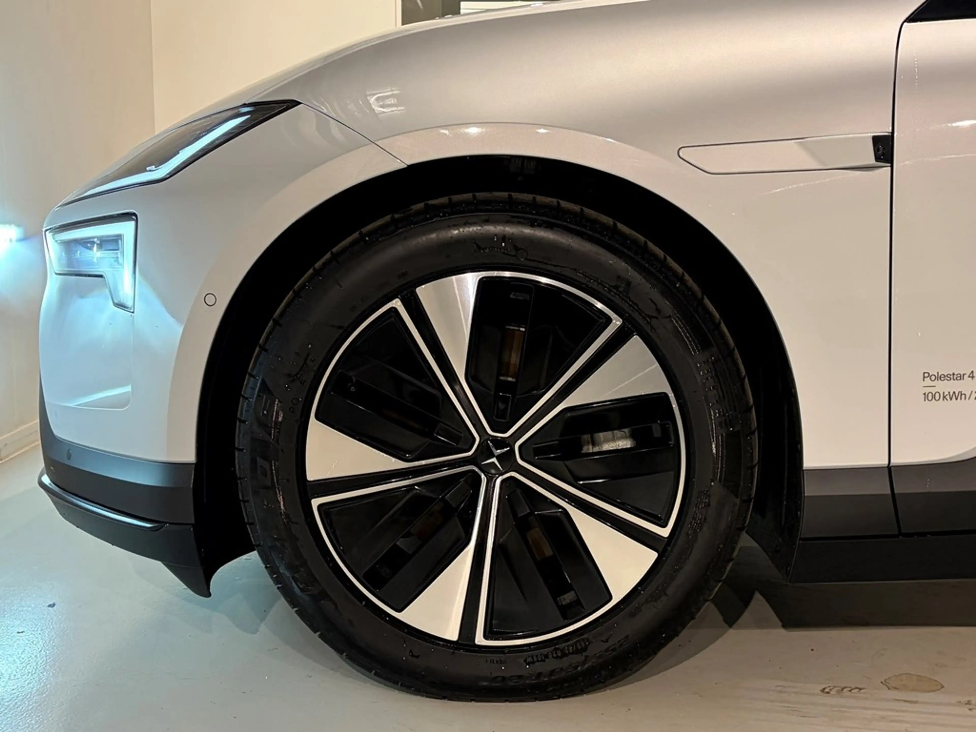 Polestar 4 Long Range PILOT PLUS PACK — photo 3