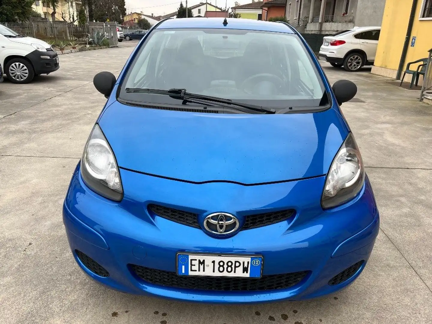 Toyota Aygo 1.0 12V VVT-i 5 porte Connect NAVI SENSORI PARK Blu/Azzurro - 2