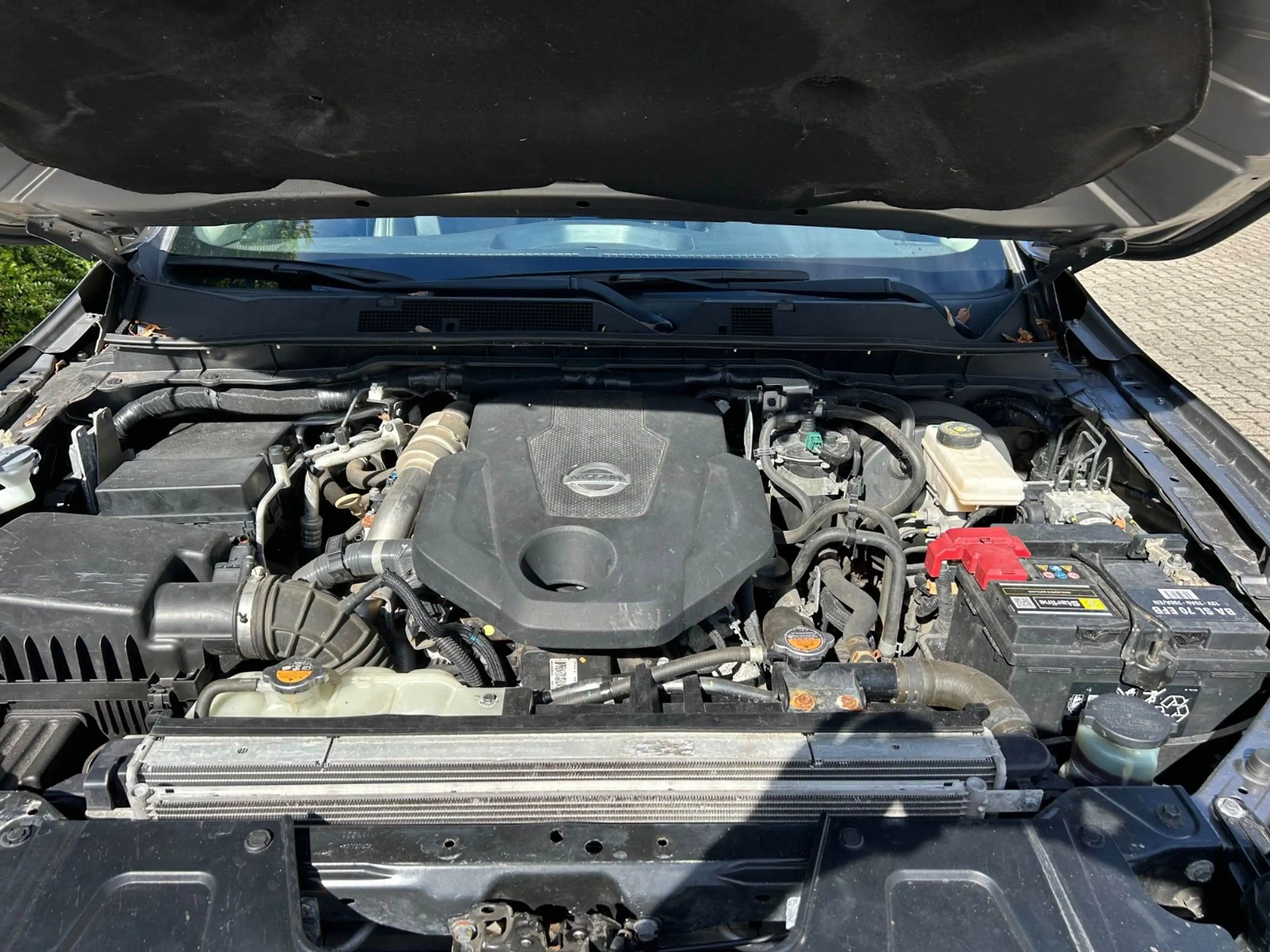 Nissan Navara NP300 N-Guard Double Cab 4x4 — photo 15