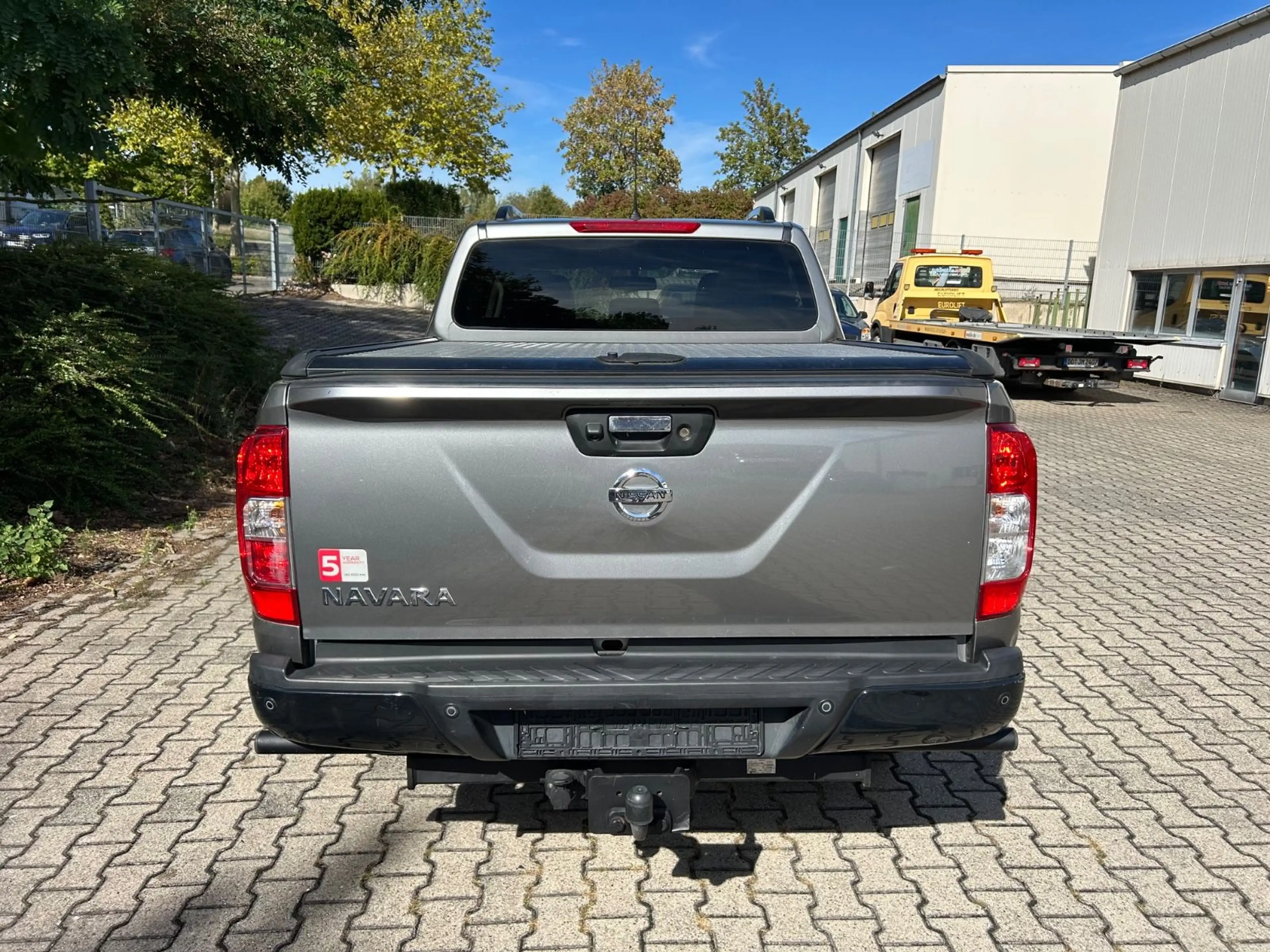 Nissan Navara NP300 N-Guard Double Cab 4x4 — photo 6