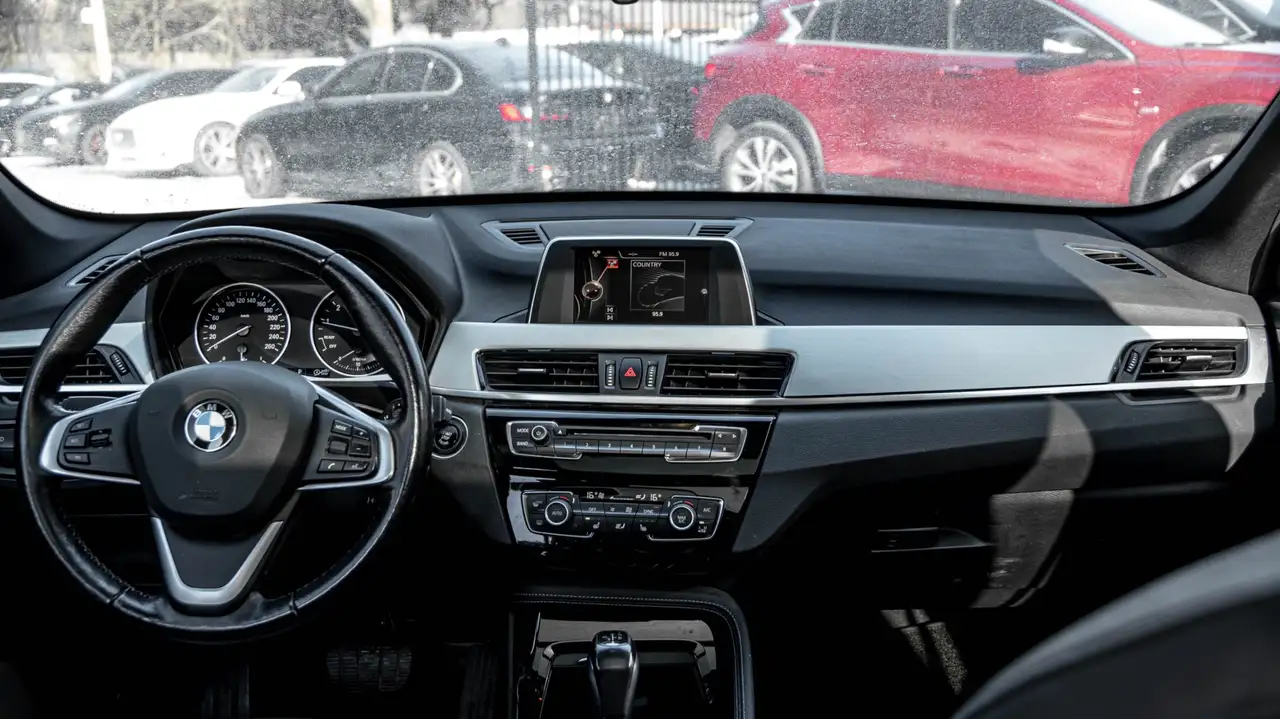 BMW X1 снимка BMW X1