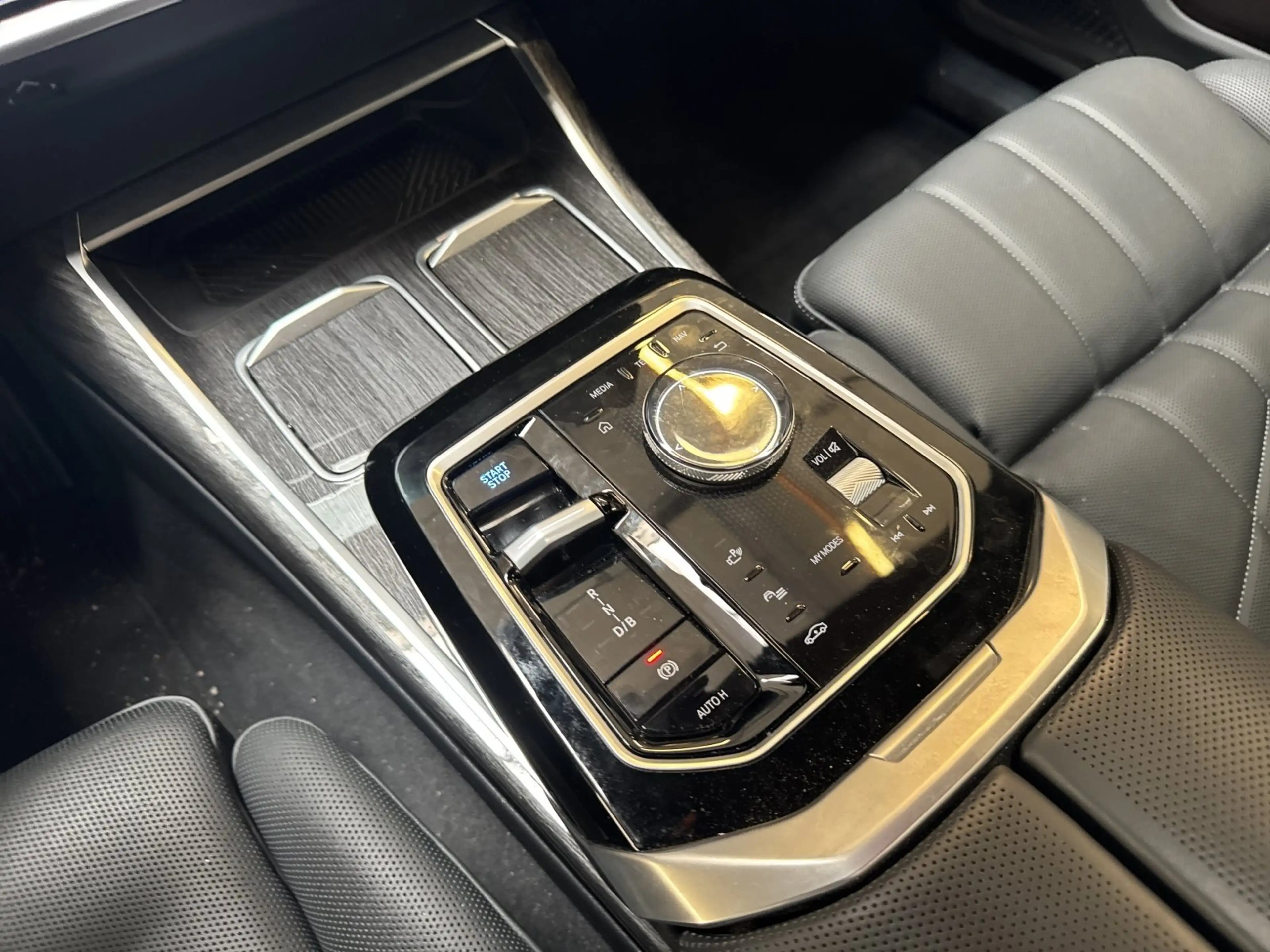 BMW i7 xDrive60 Lr. 875,- br. o.Anz. 27Mon/5`Km p.A. — photo 13