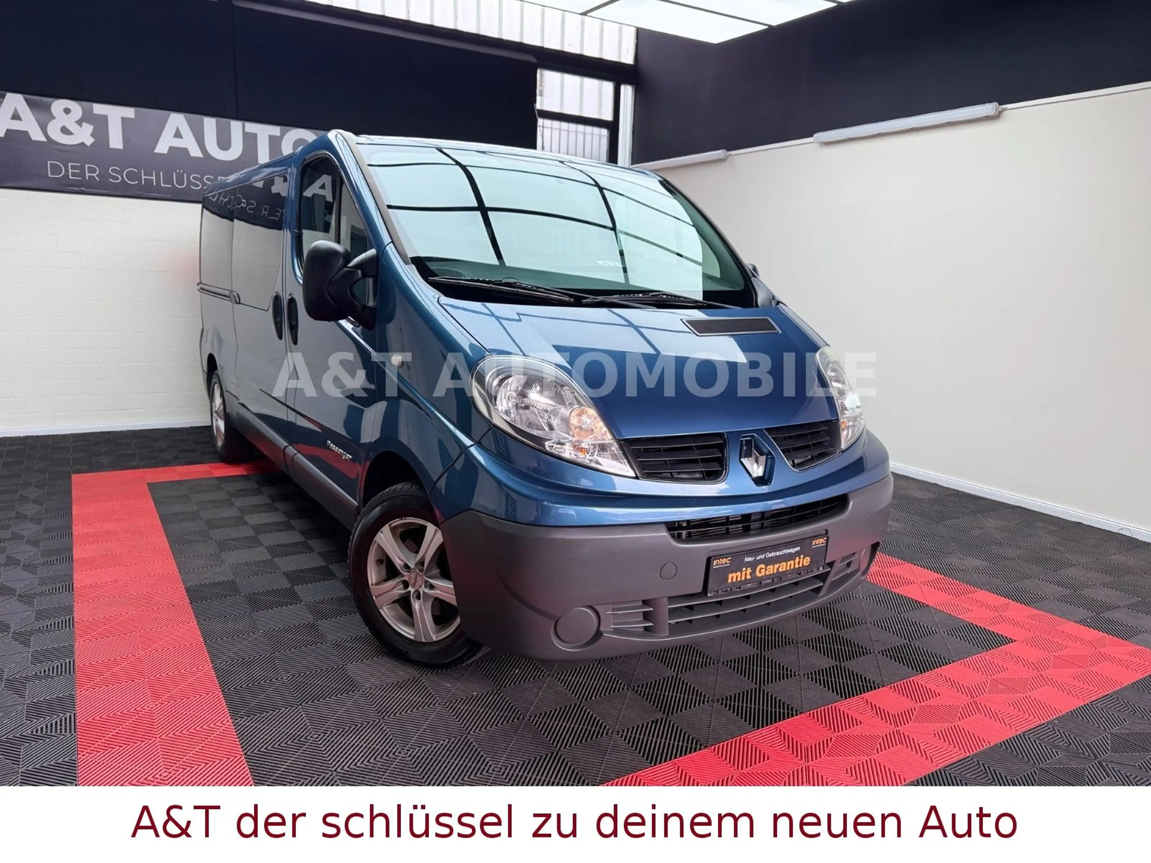 Renault Trafic Combi L2H1 2,9t  verglast.9SITZER:TÜV NEU