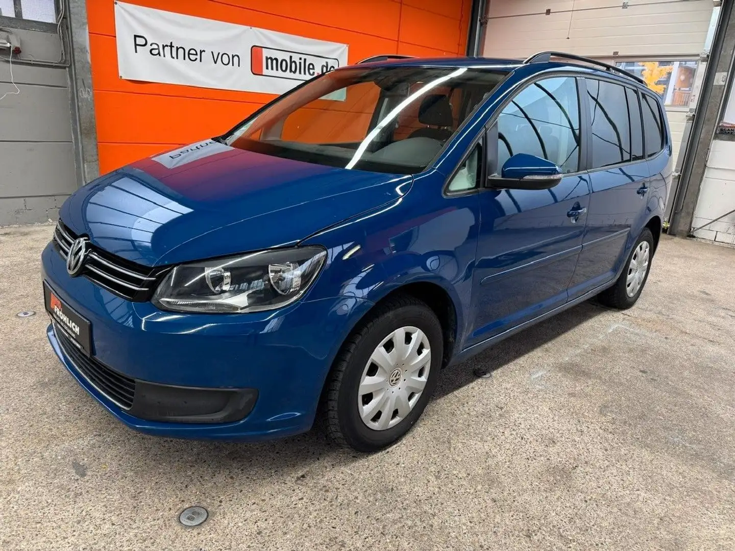 Volkswagen Touran 1.6 TDI DSG Comfortline Blau - 1