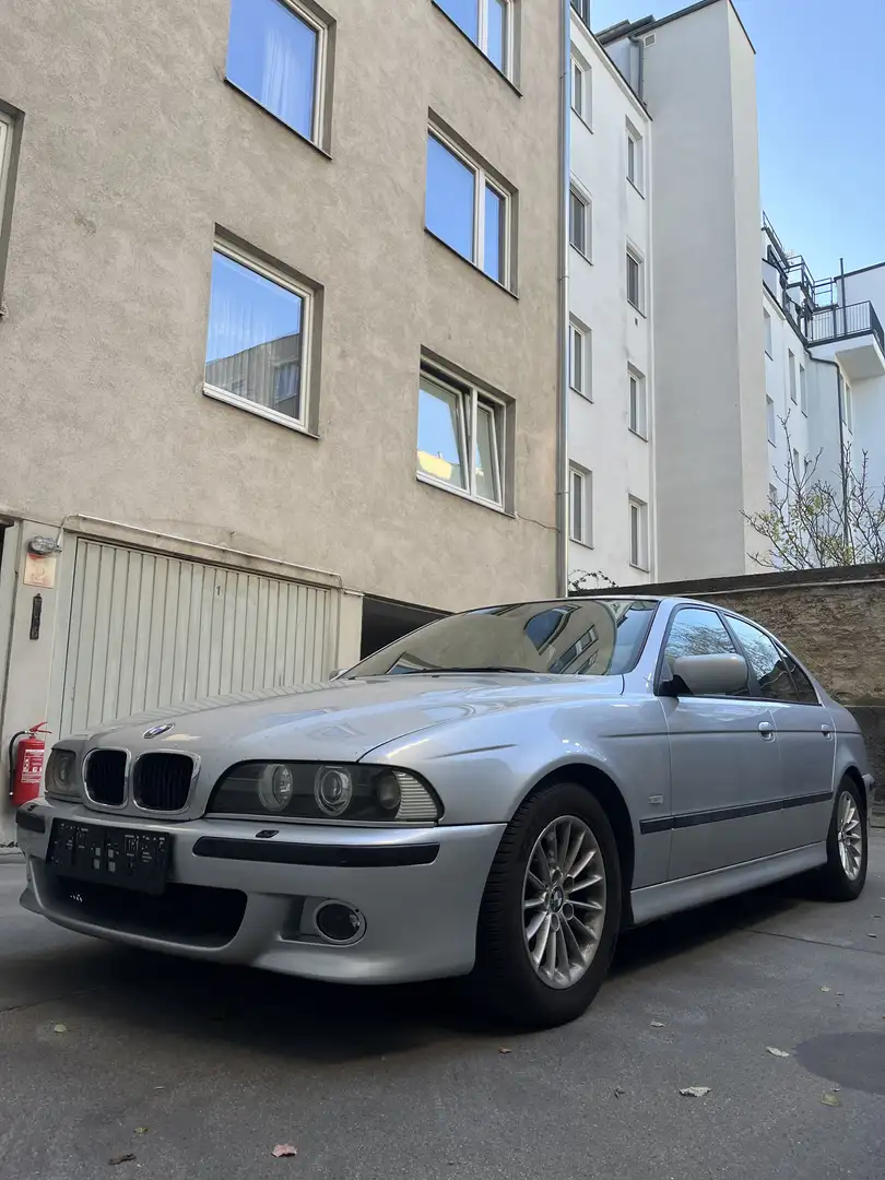 BMW 530 530i - 2