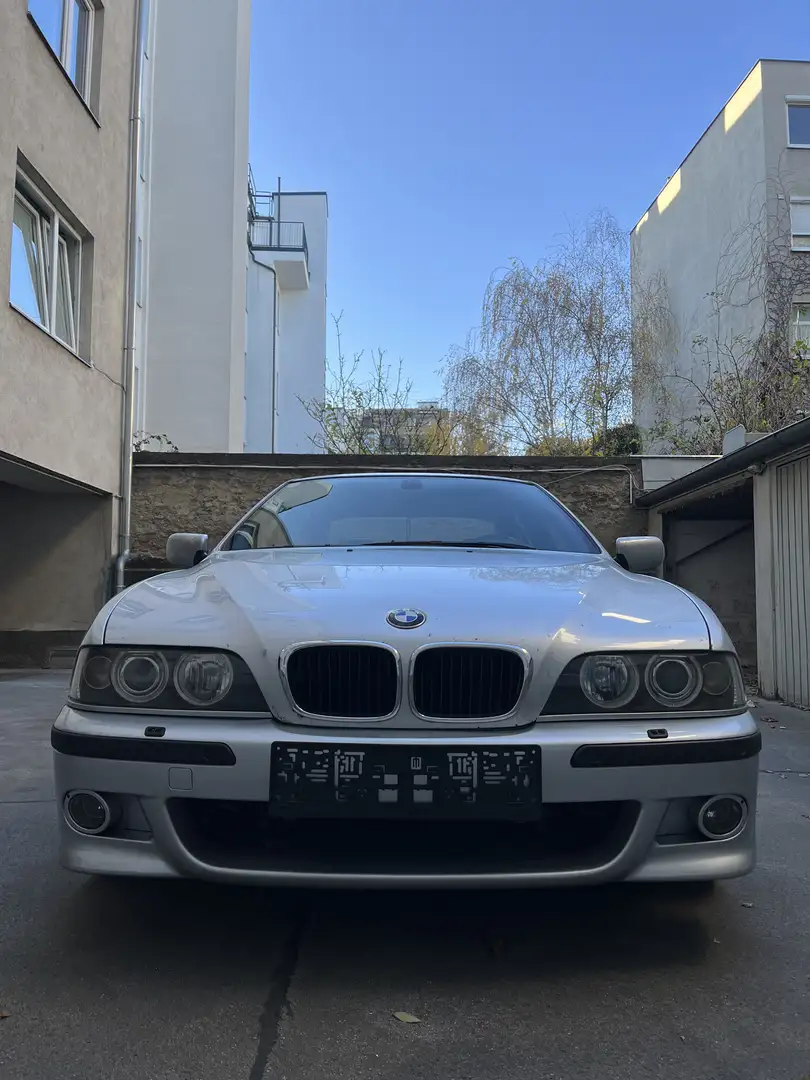 BMW 530 530i - 1