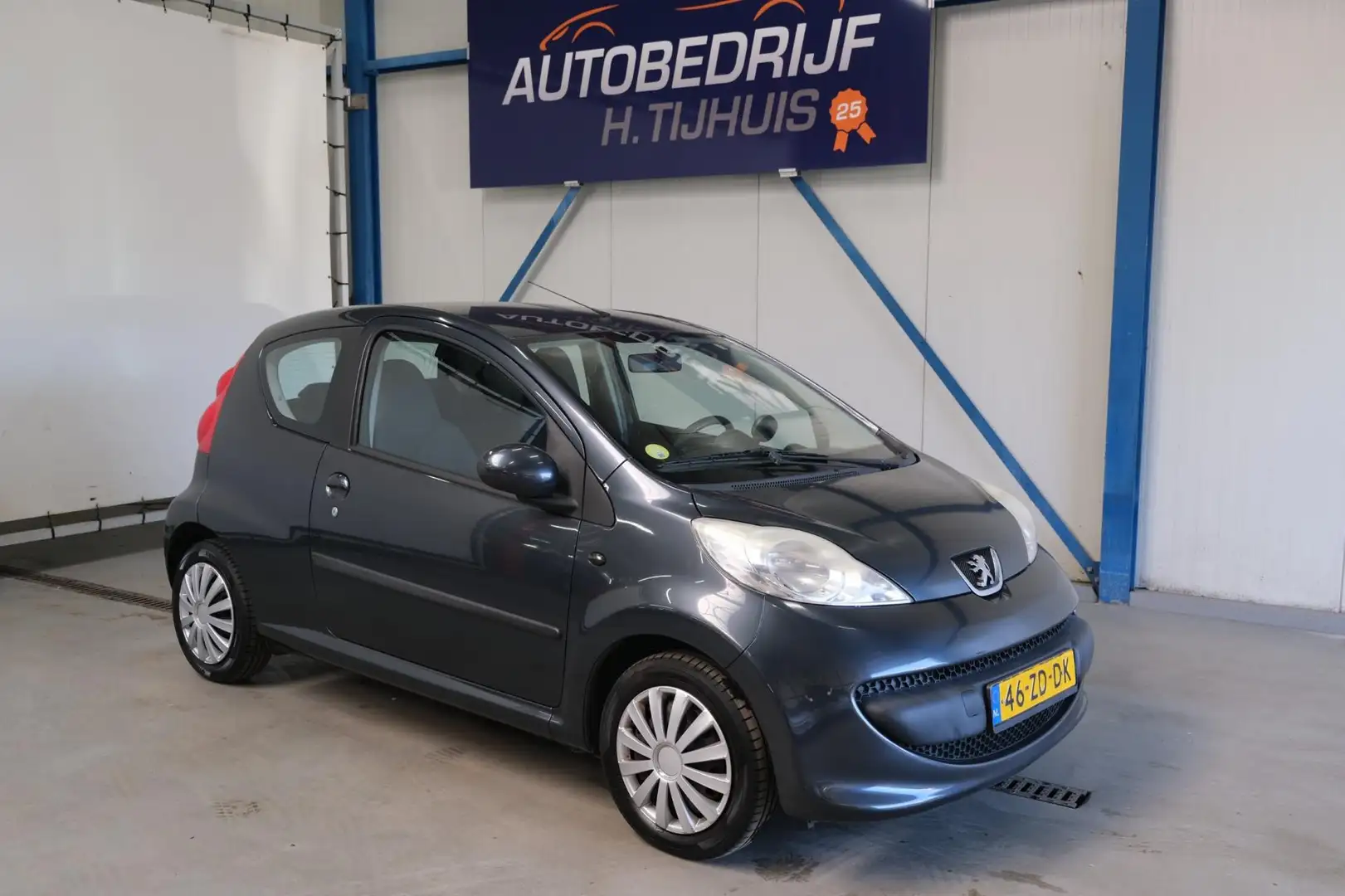 Peugeot 107 1.0-12V XS - N.A.P. Airco. Gris - 1