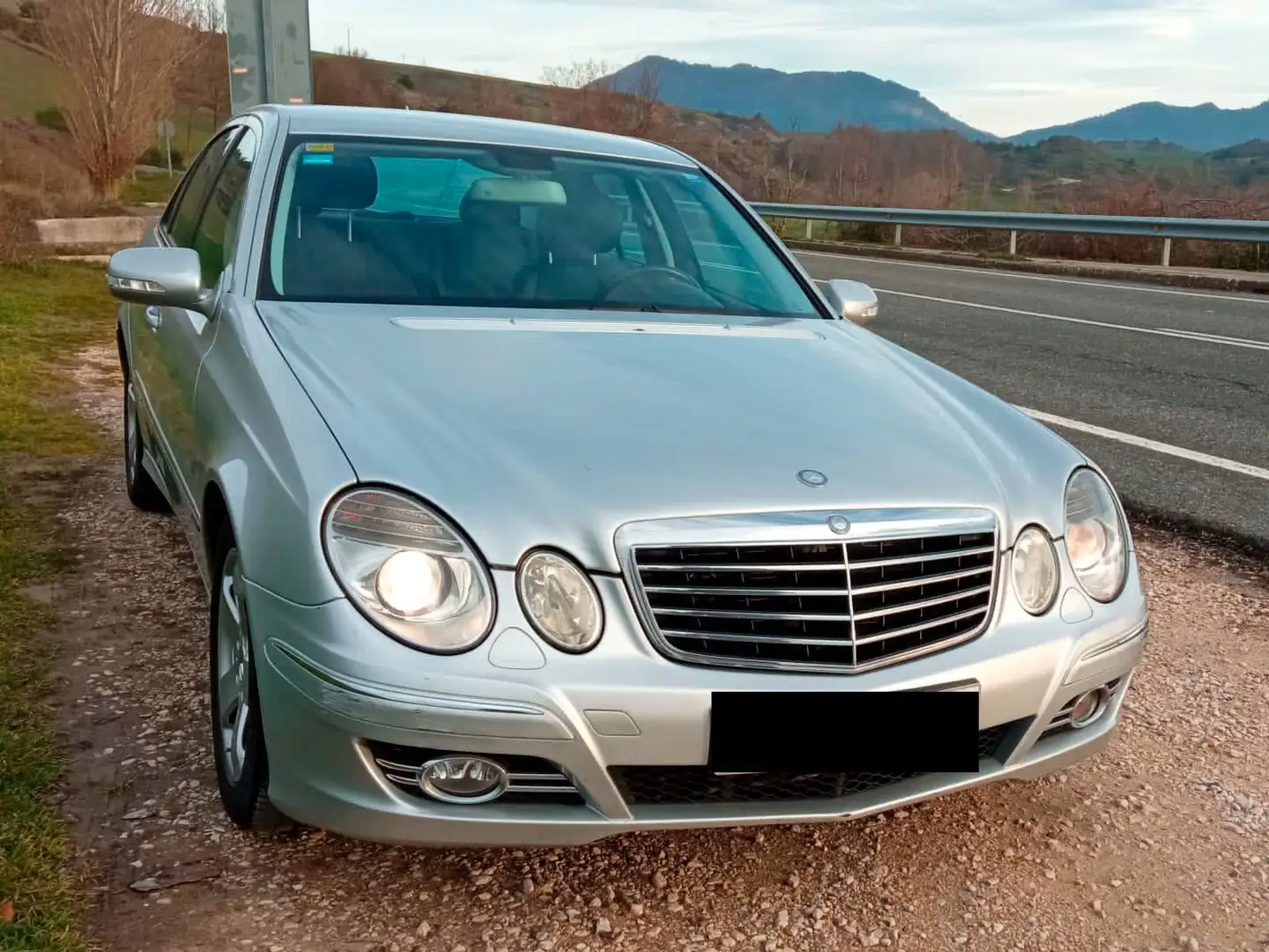 Mercedes-Benz E 200 Estate 200K Avantgarde Plateado - 1