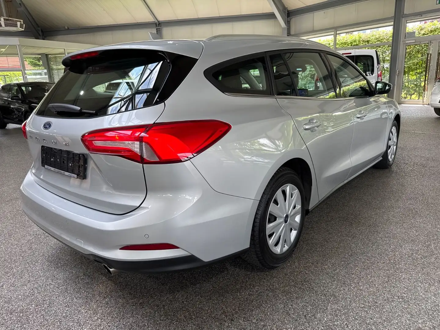 Ford Focus Tur Cool&Connect Navi LED PDC RfK Silber - 2