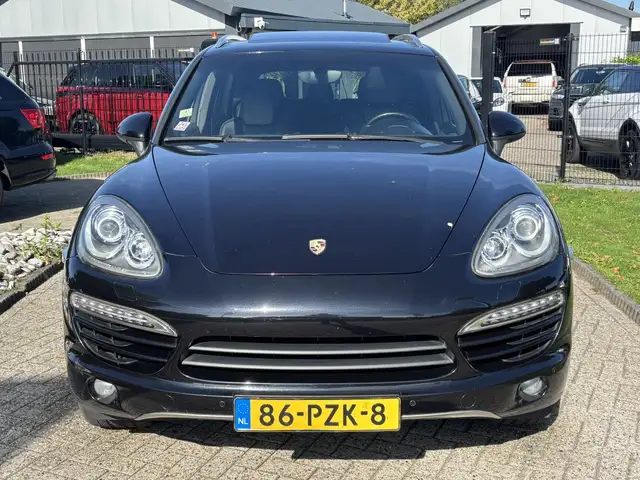 Porsche Cayenne view 2