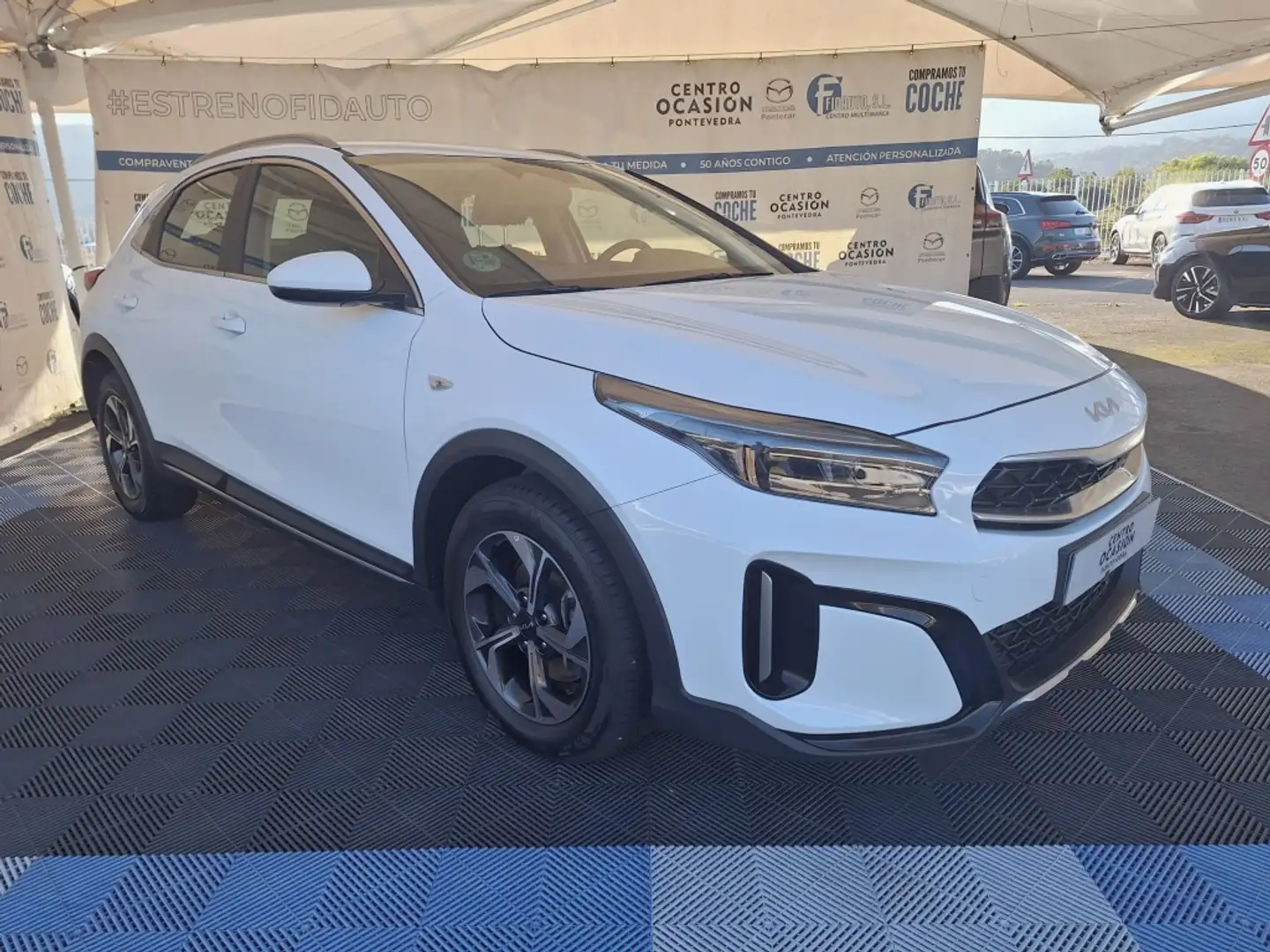 Kia XCeed 1.0 T-GDi Business Blanc - 1