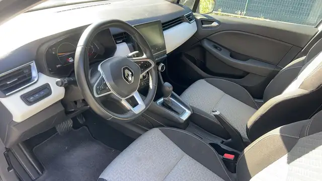 Renault Clio view 8