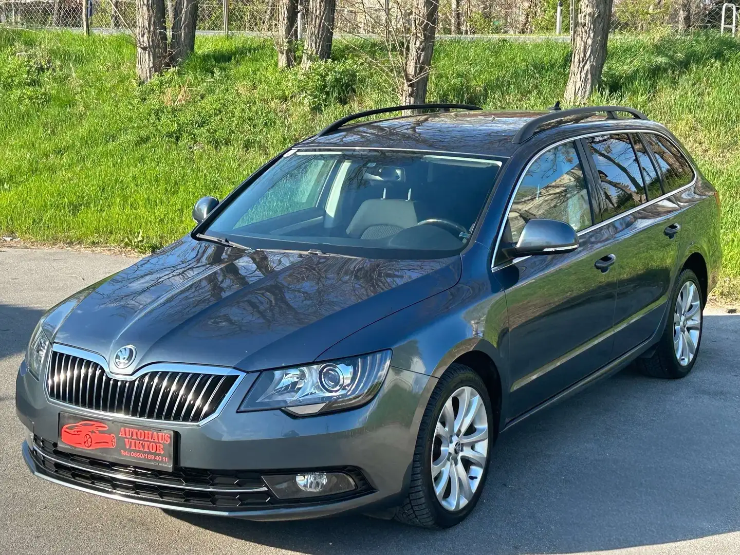 Skoda Superb Combi Elegance 2,0  DSG*12 Monate Garantie* Gris - 2