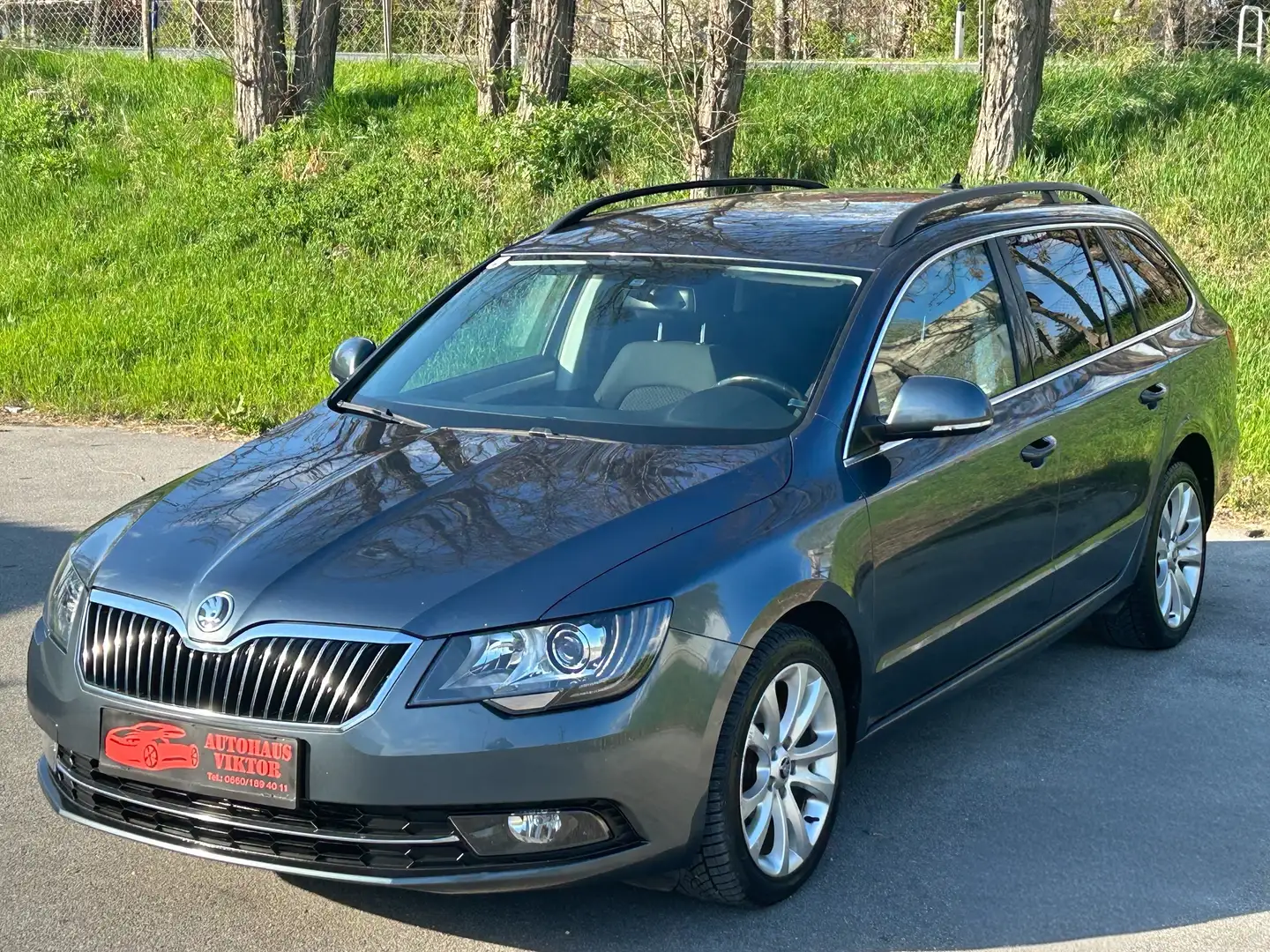 Skoda Superb Combi Elegance 2,0  DSG*12 Monate Garantie* Gris - 2