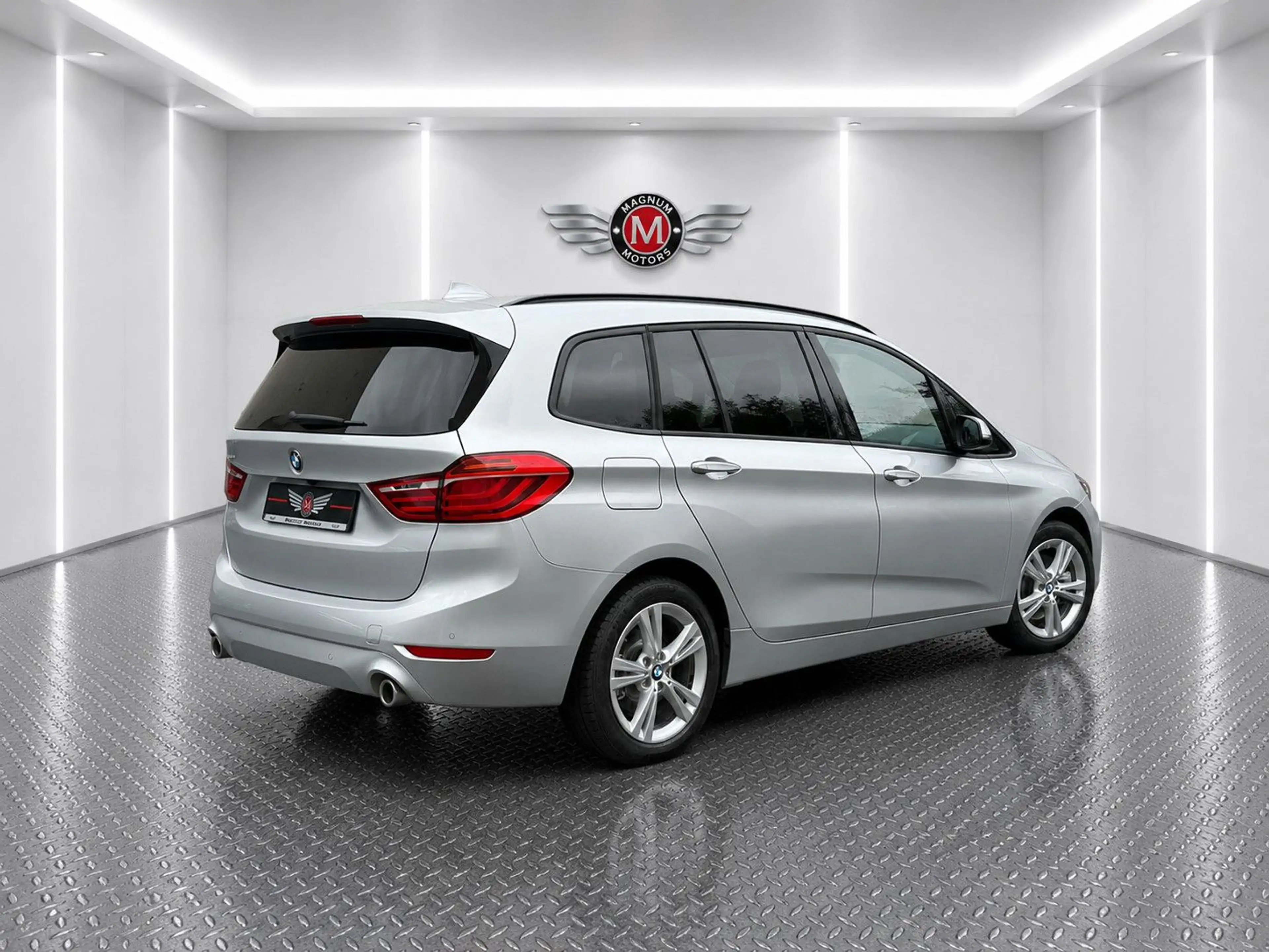 BMW 218 218d XD GT *7xSitzer*Head-Up*Aut.*Navi*R-Cam* — photo 5
