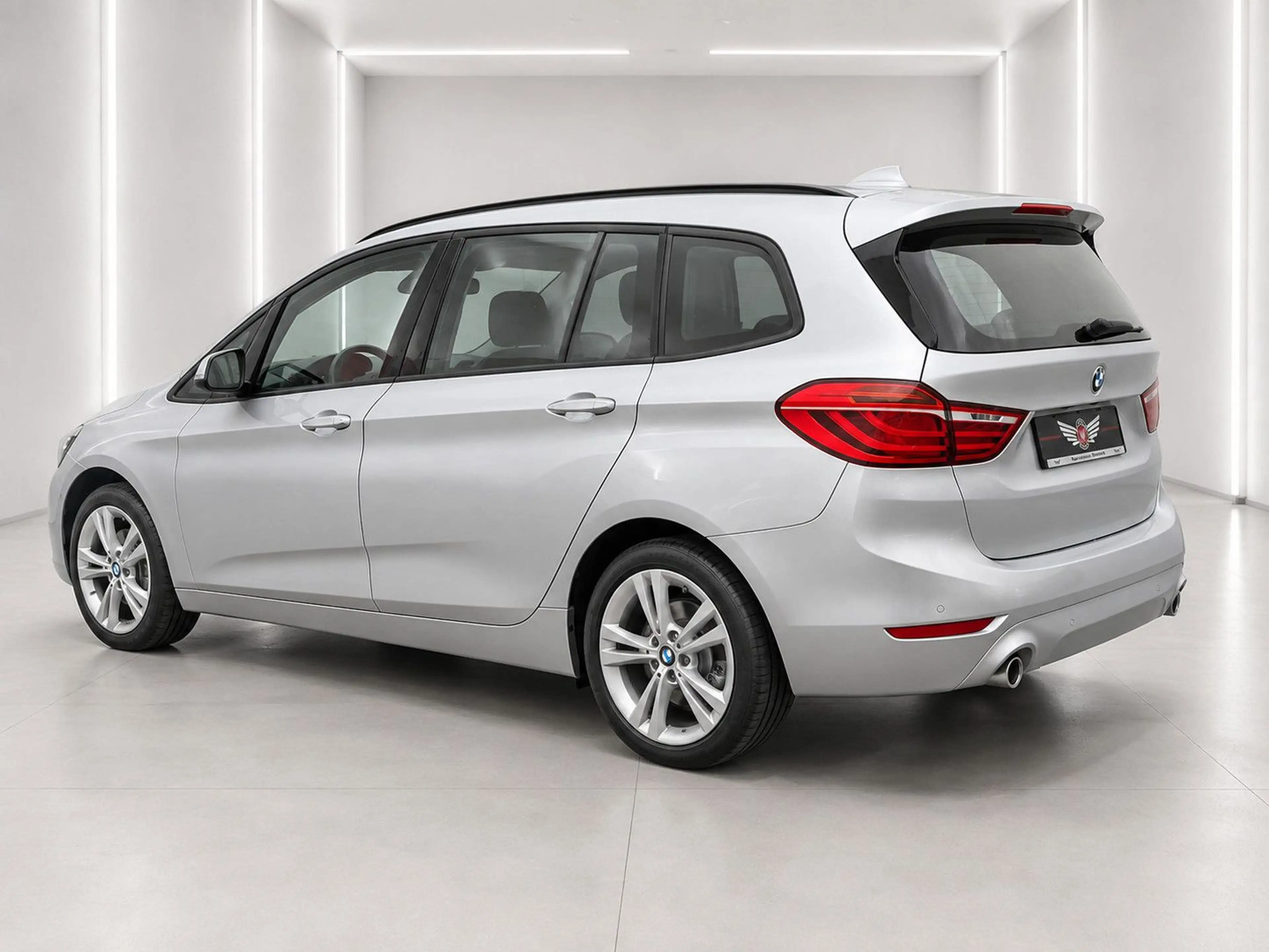 BMW 218 218d XD GT *7xSitzer*Head-Up*Aut.*Navi*R-Cam* — photo 4