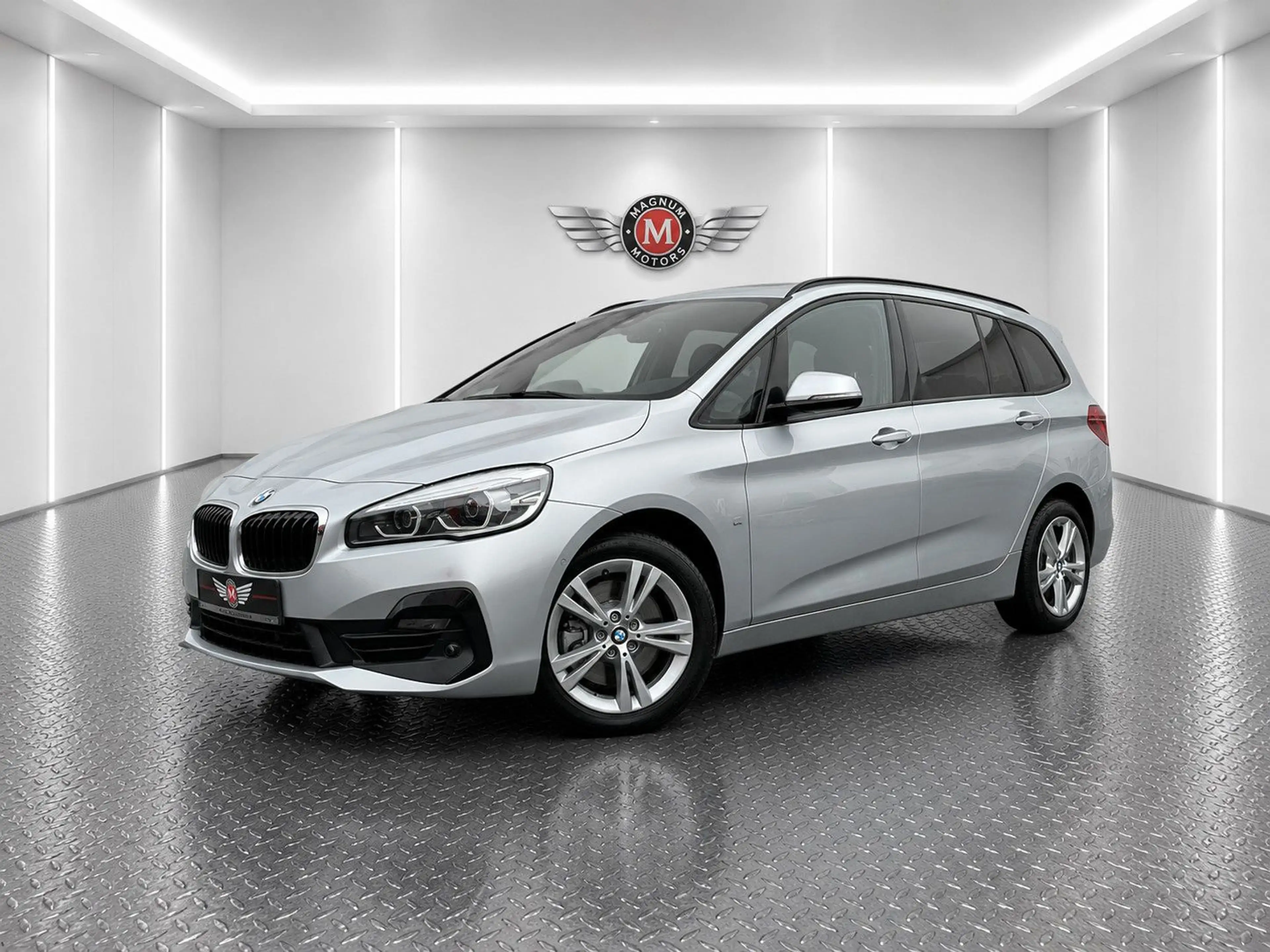 BMW 218 218d XD GT *7xSitzer*Head-Up*Aut.*Navi*R-Cam* — photo 2