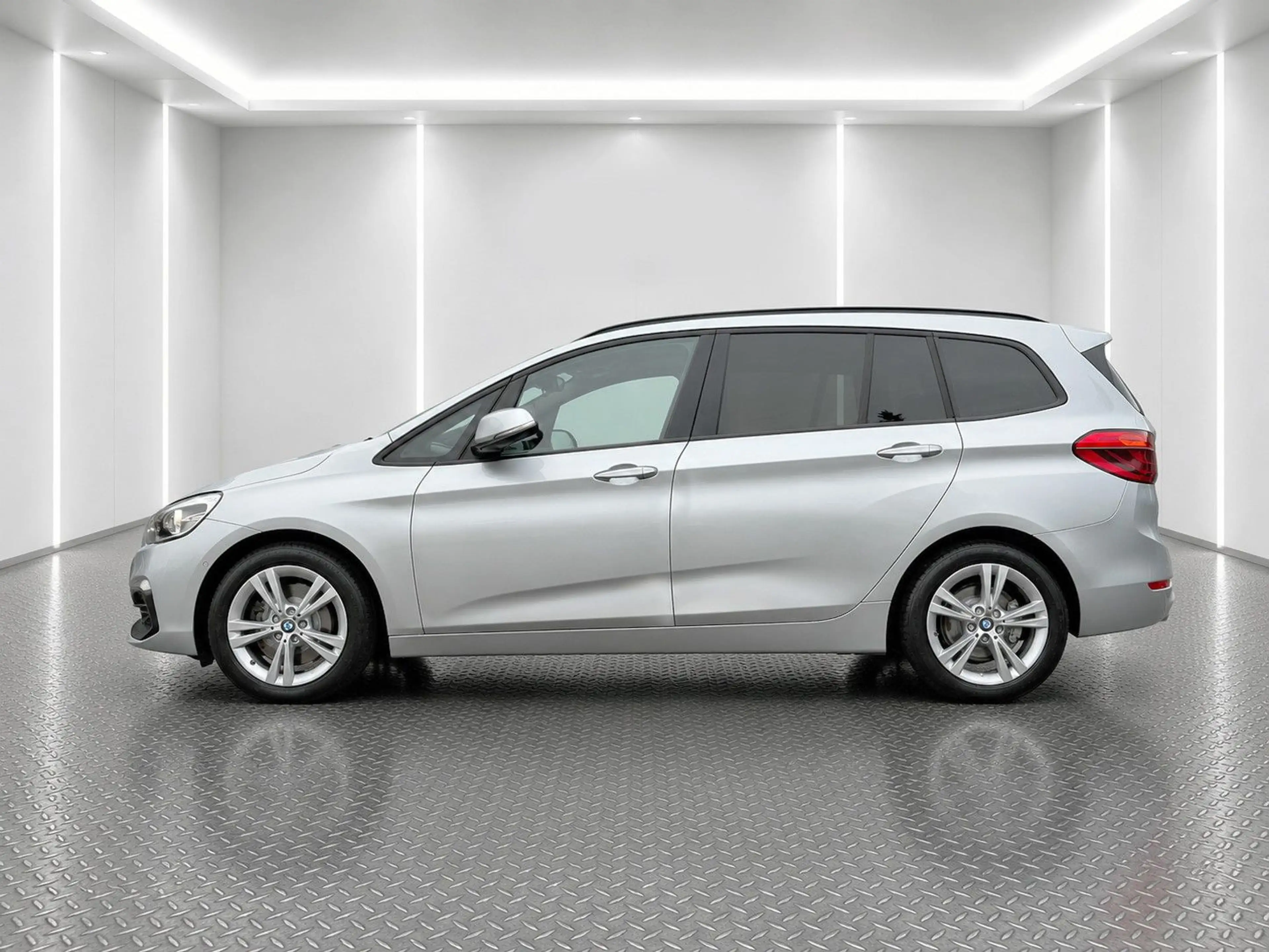 BMW 218 218d XD GT *7xSitzer*Head-Up*Aut.*Navi*R-Cam* — photo 6