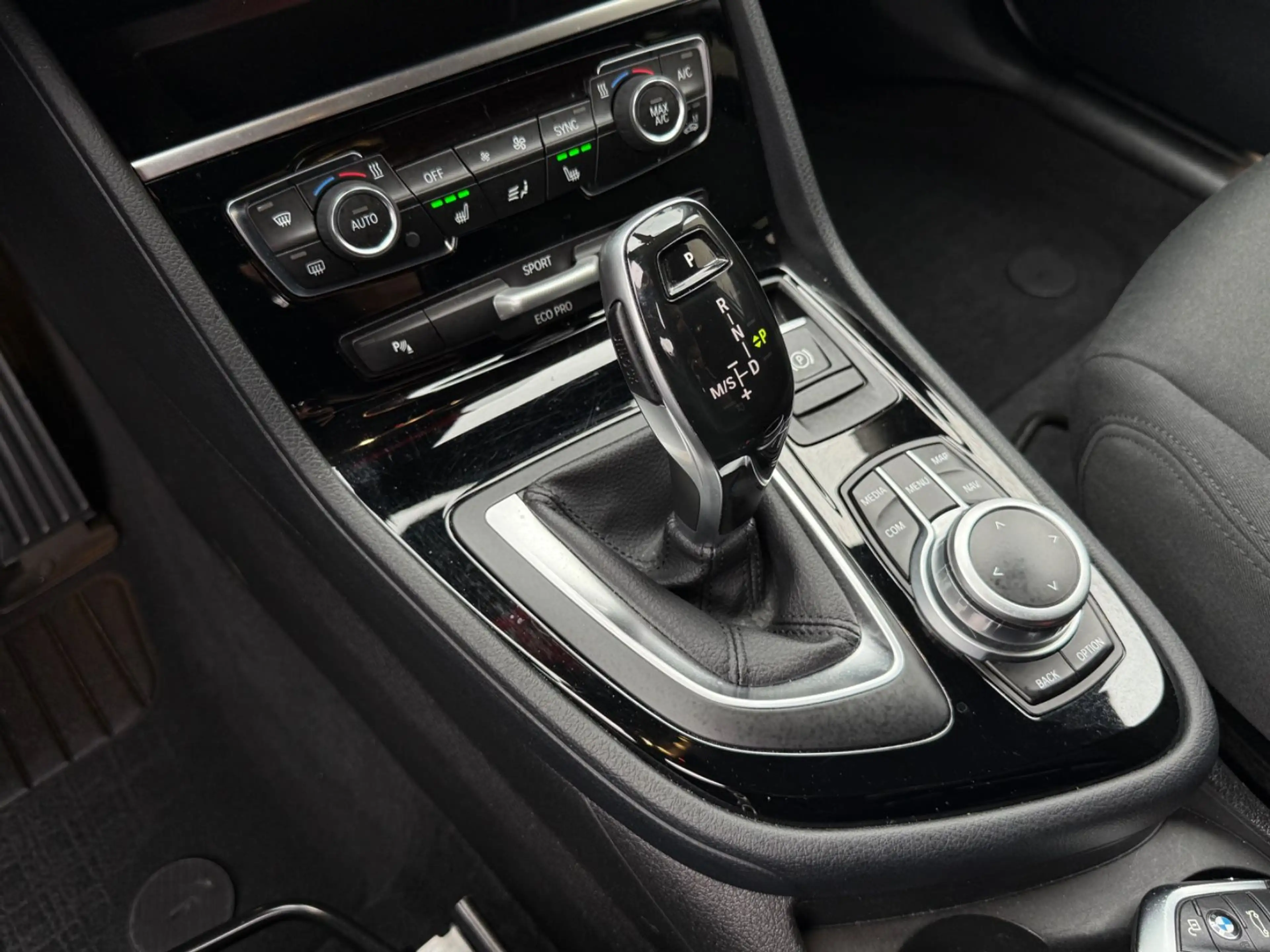 BMW 218 218d XD GT *7xSitzer*Head-Up*Aut.*Navi*R-Cam* — photo 15