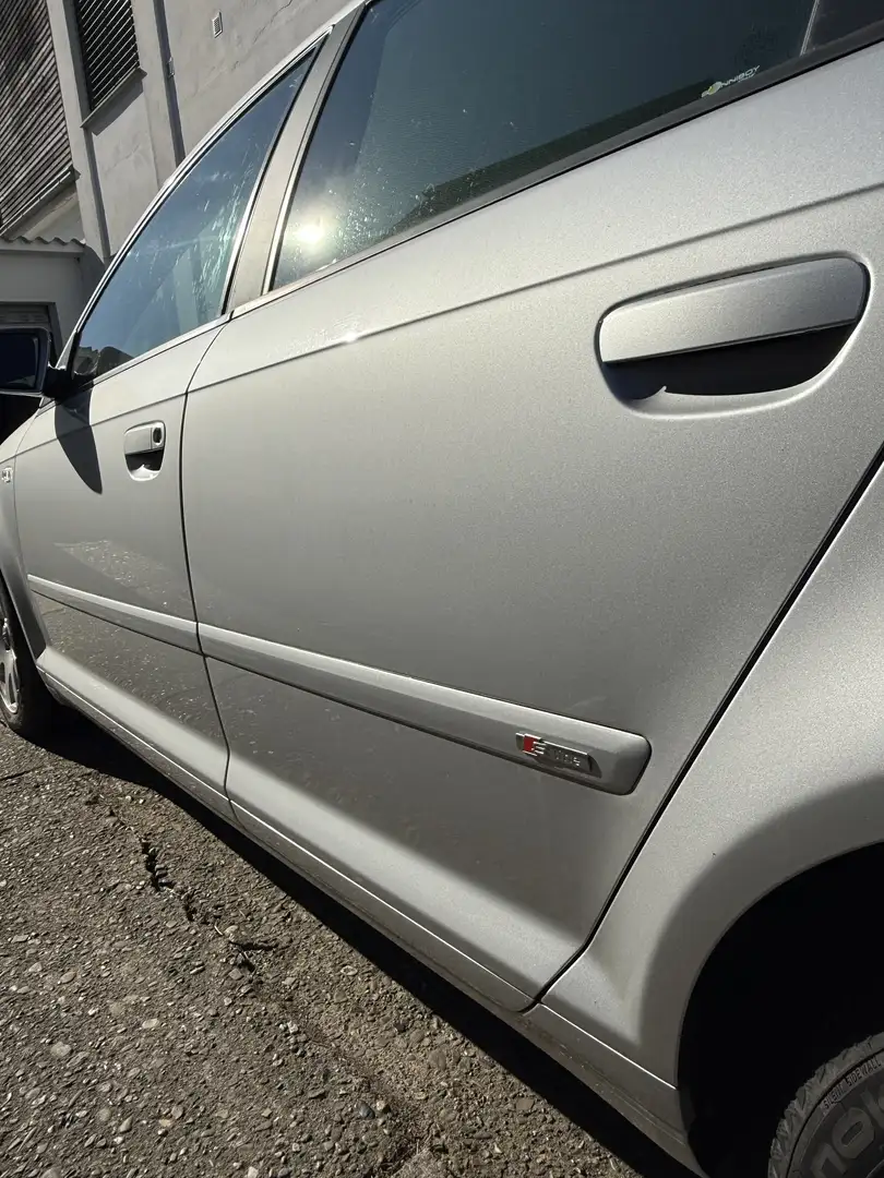 Audi A3 1.4 TFSI S line Sportpaket plus Silber - 2