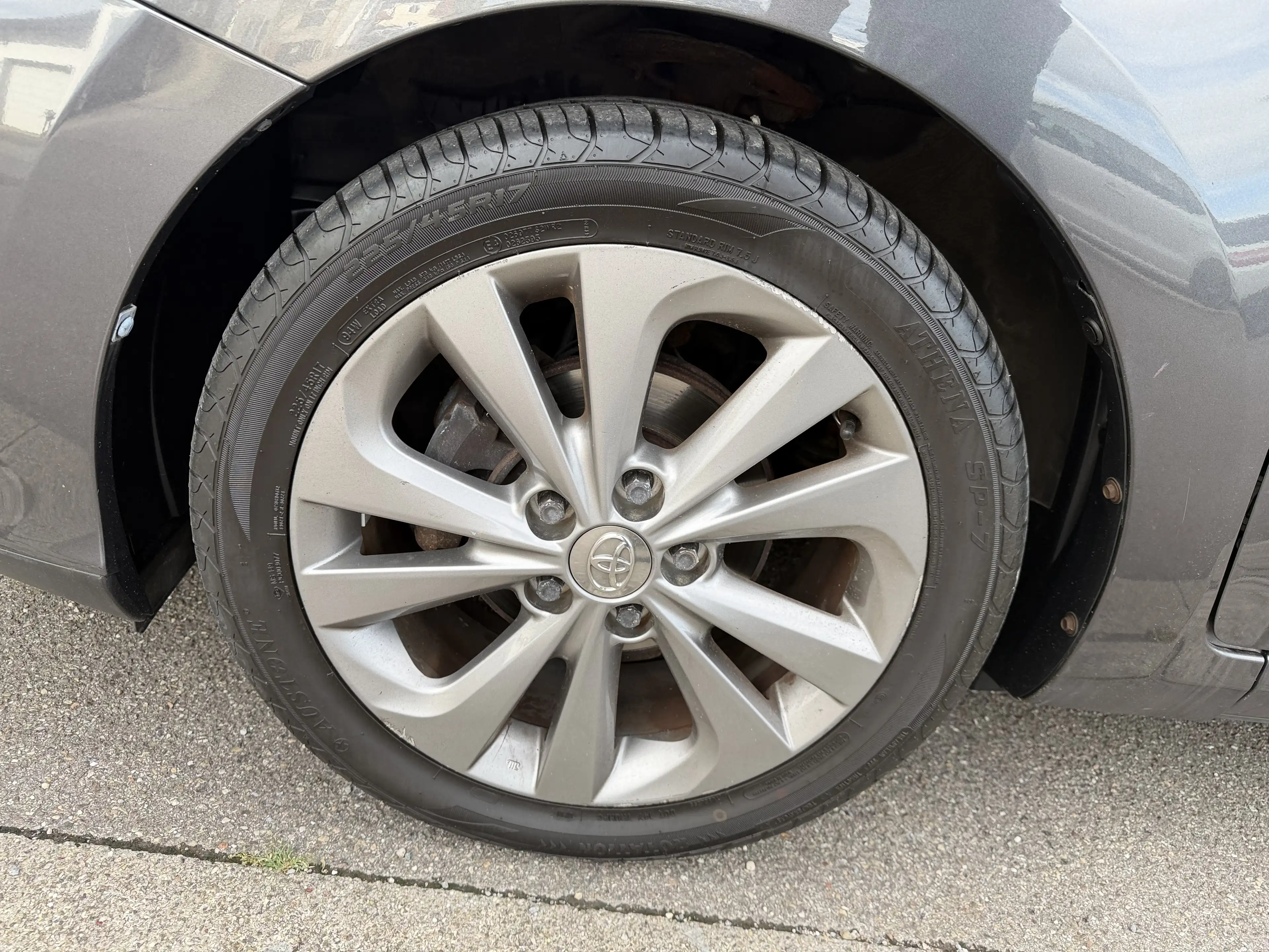 Toyota Auris Auris 5-Türer 1.33 VVT-i — photo 11
