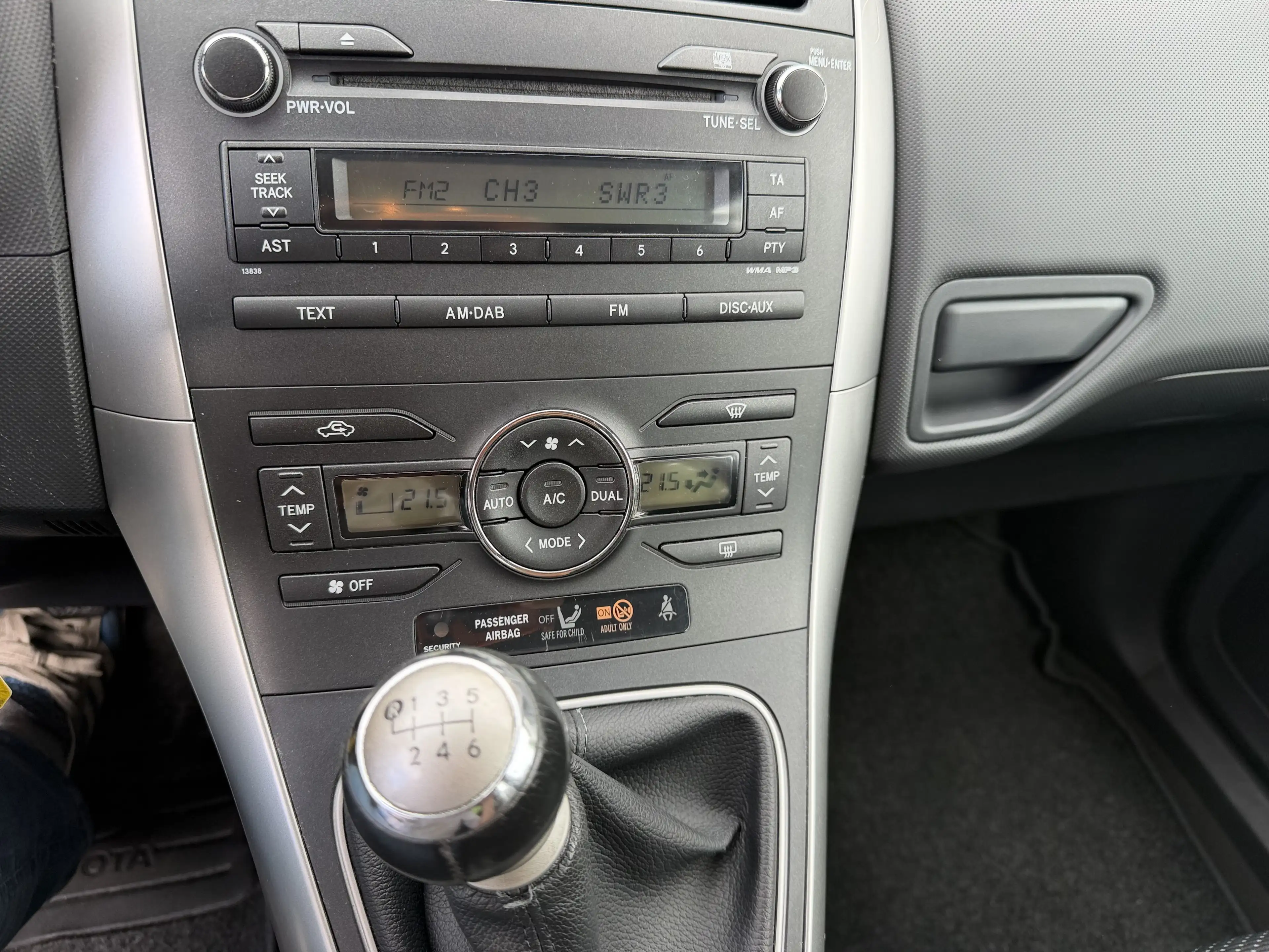 Toyota Auris Auris 5-Türer 1.33 VVT-i — photo 8