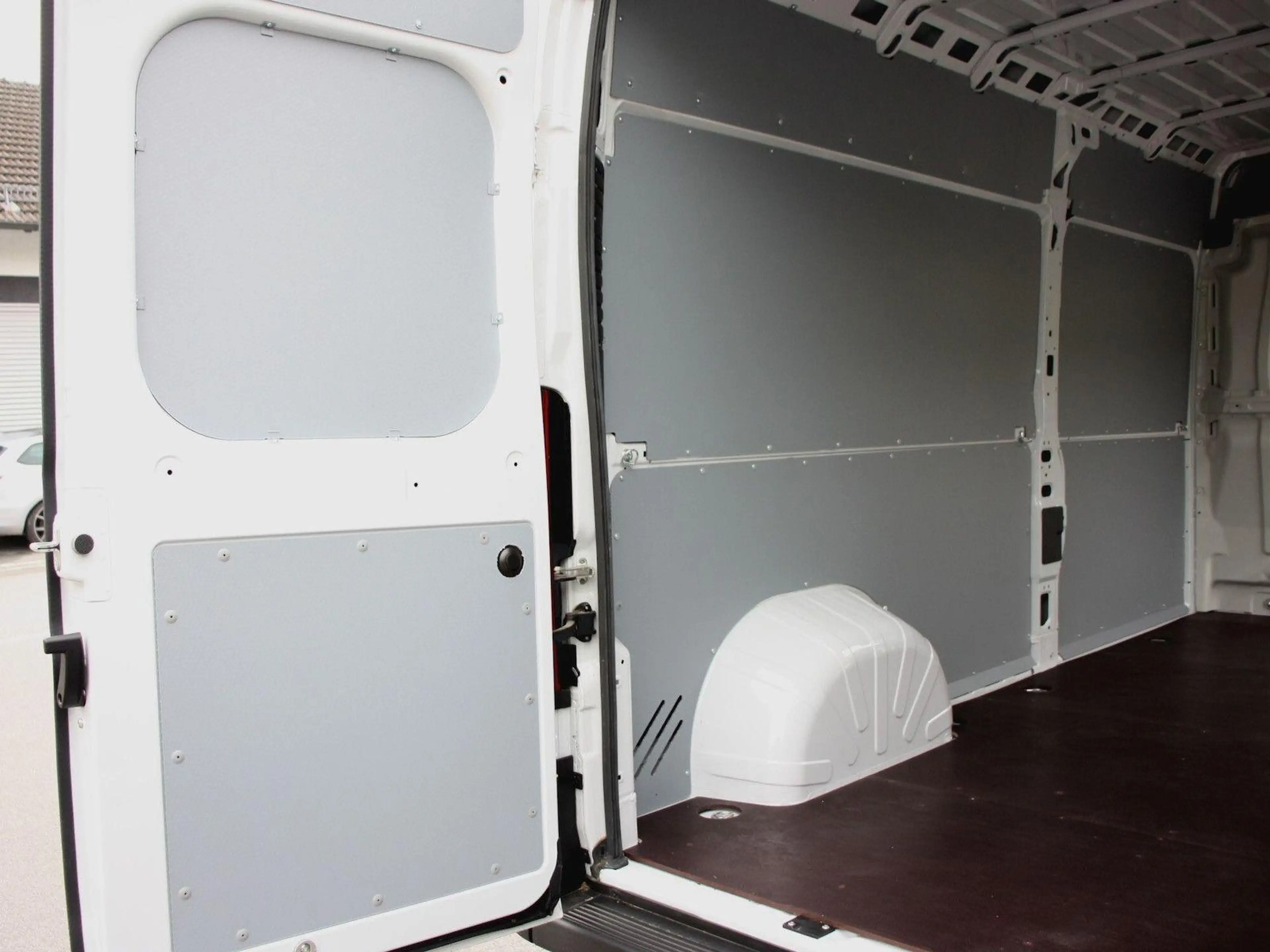 Peugeot Boxer 2.2 BlueHDI L3H2 LED-Paket Kamera Holzboden — photo 4