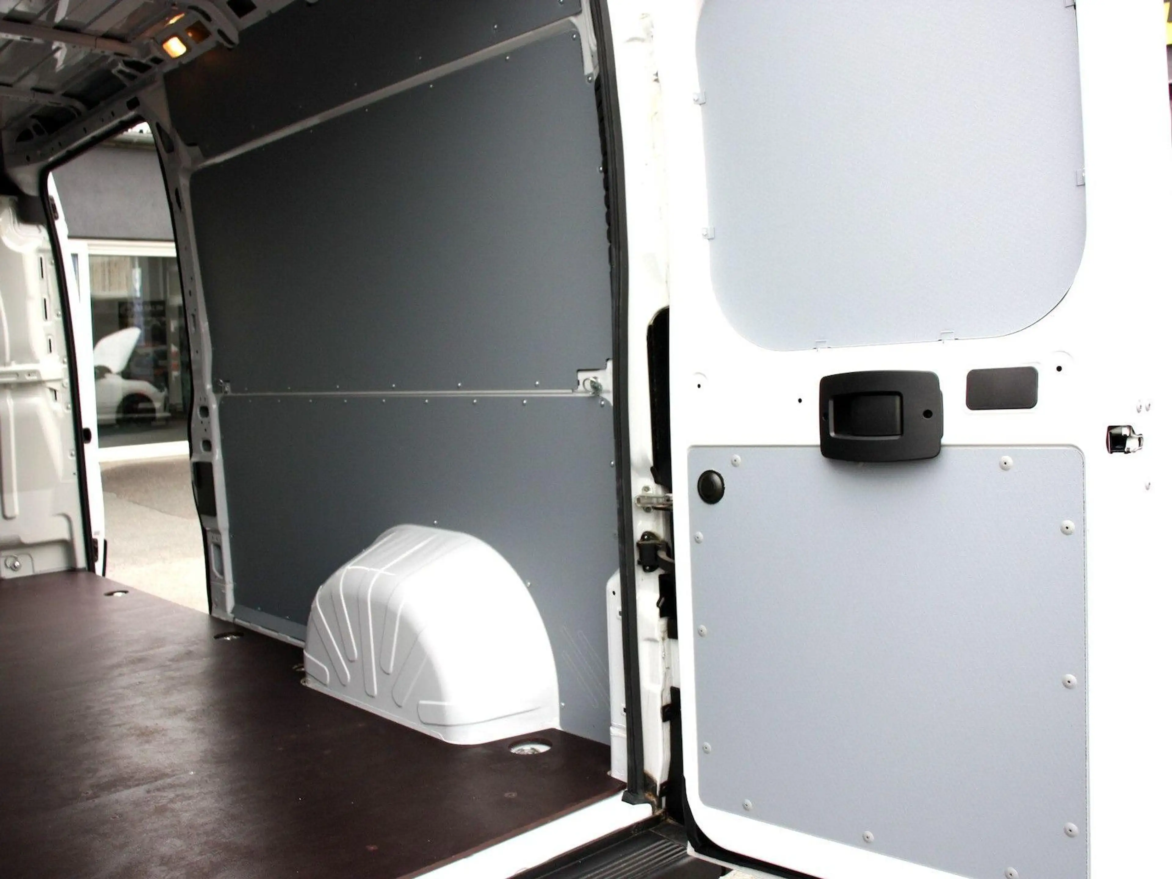 Peugeot Boxer 2.2 BlueHDI L3H2 LED-Paket Kamera Holzboden — photo 5