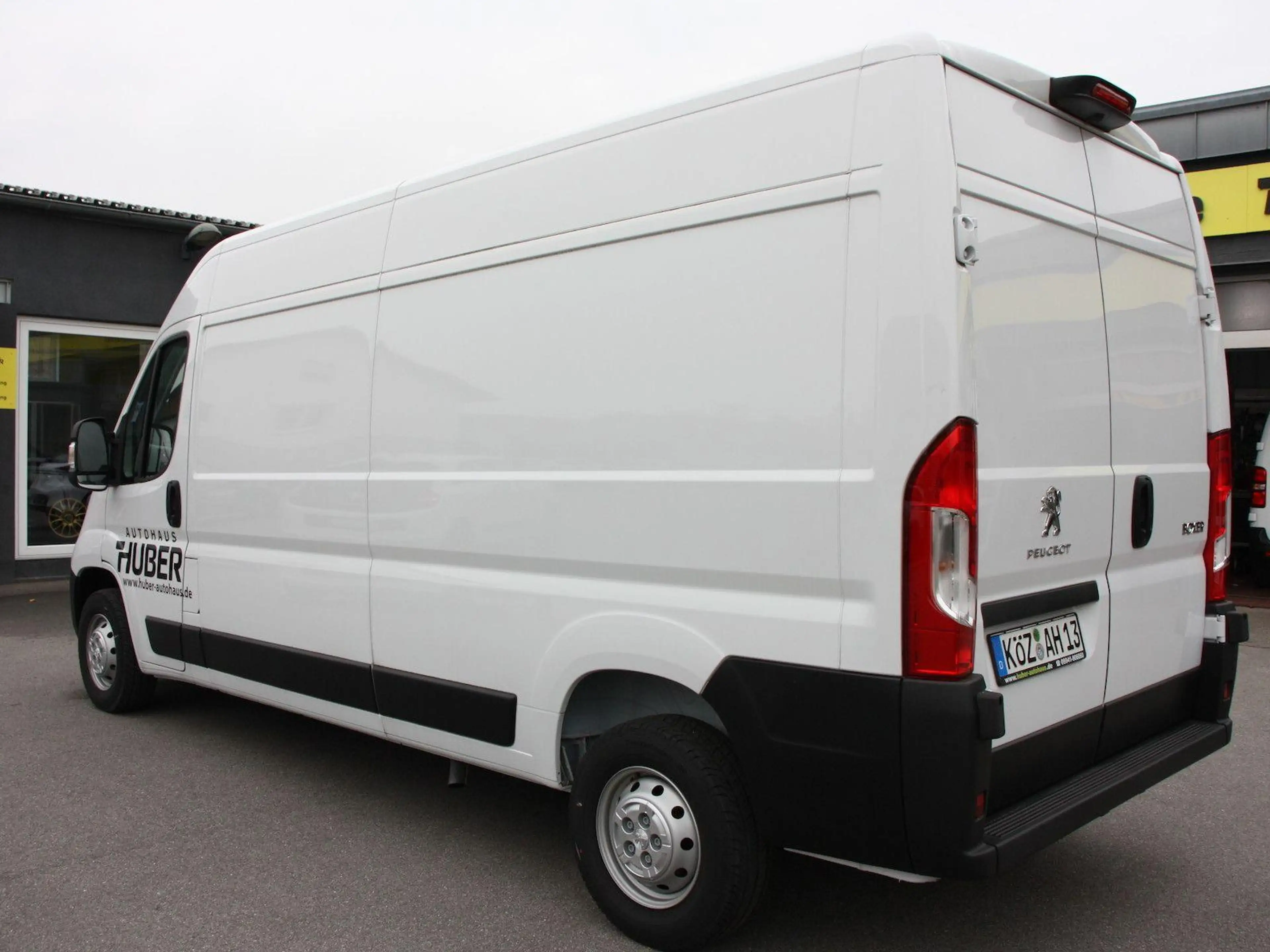 Peugeot Boxer 2.2 BlueHDI L3H2 LED-Paket Kamera Holzboden — photo 15