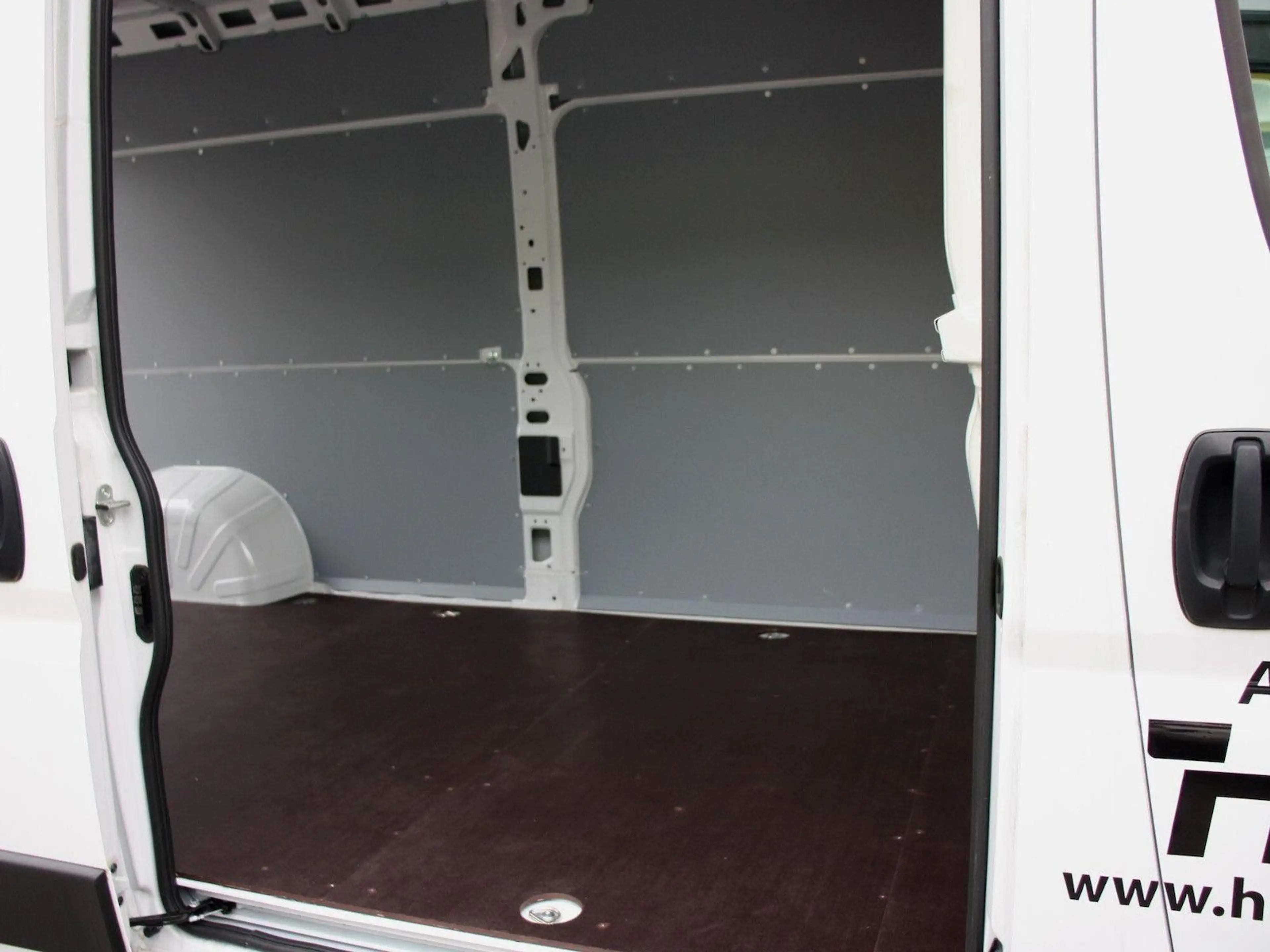 Peugeot Boxer 2.2 BlueHDI L3H2 LED-Paket Kamera Holzboden — photo 7