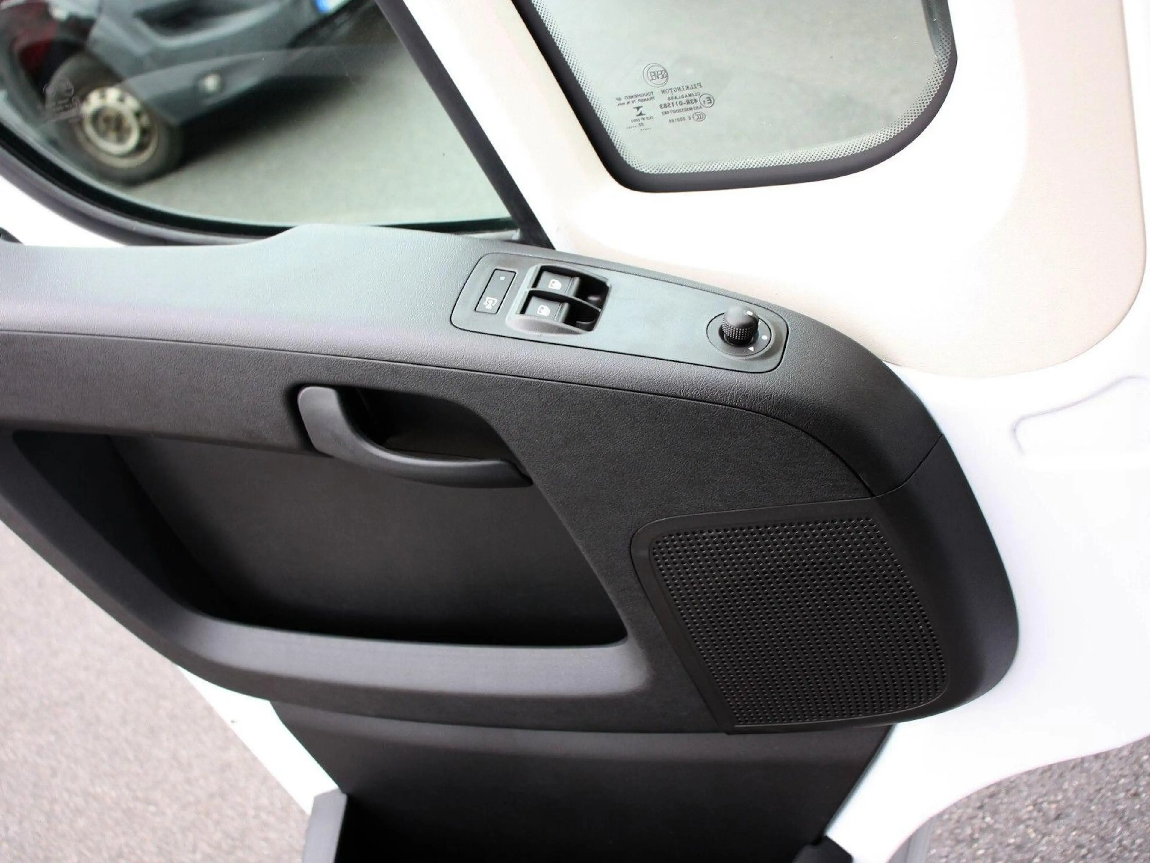 Peugeot Boxer 2.2 BlueHDI L3H2 LED-Paket Kamera Holzboden — photo 8